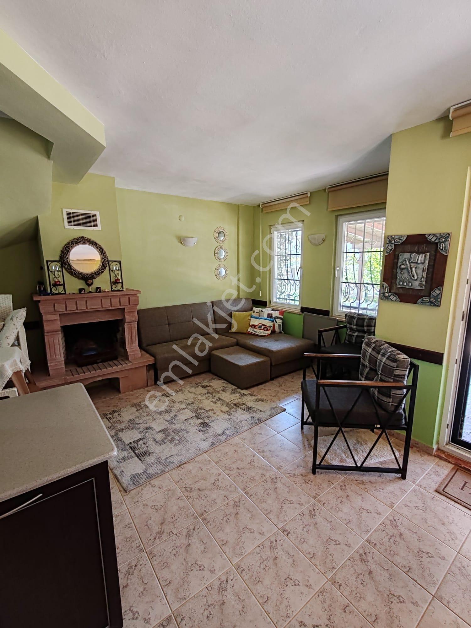 Cunda Adasında Arkadenizde Plaja Yakın Kiralık Eşyalı Villa - Görsel 4