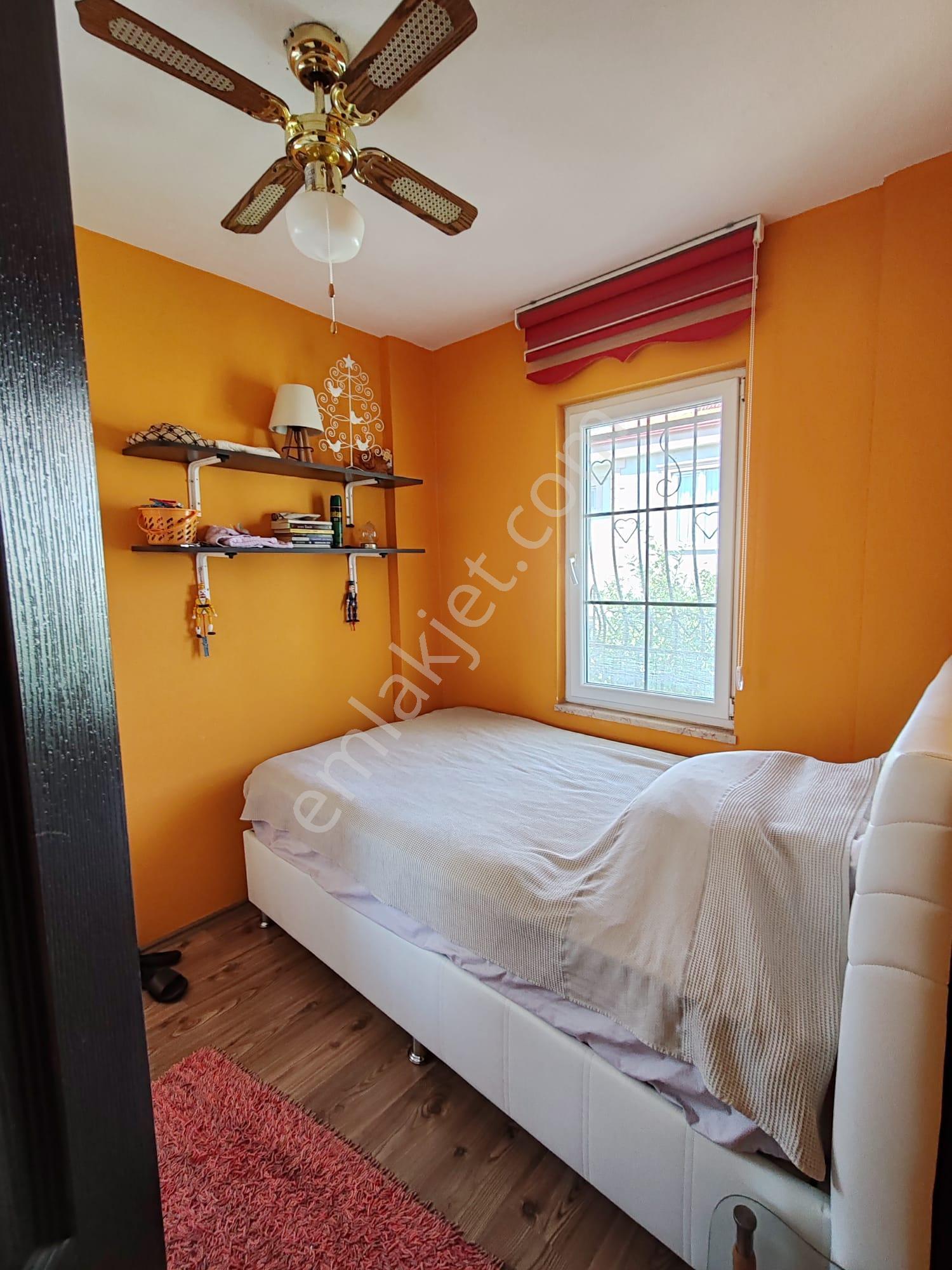 Cunda Adasında Arkadenizde Plaja Yakın Kiralık Eşyalı Villa - Görsel 13