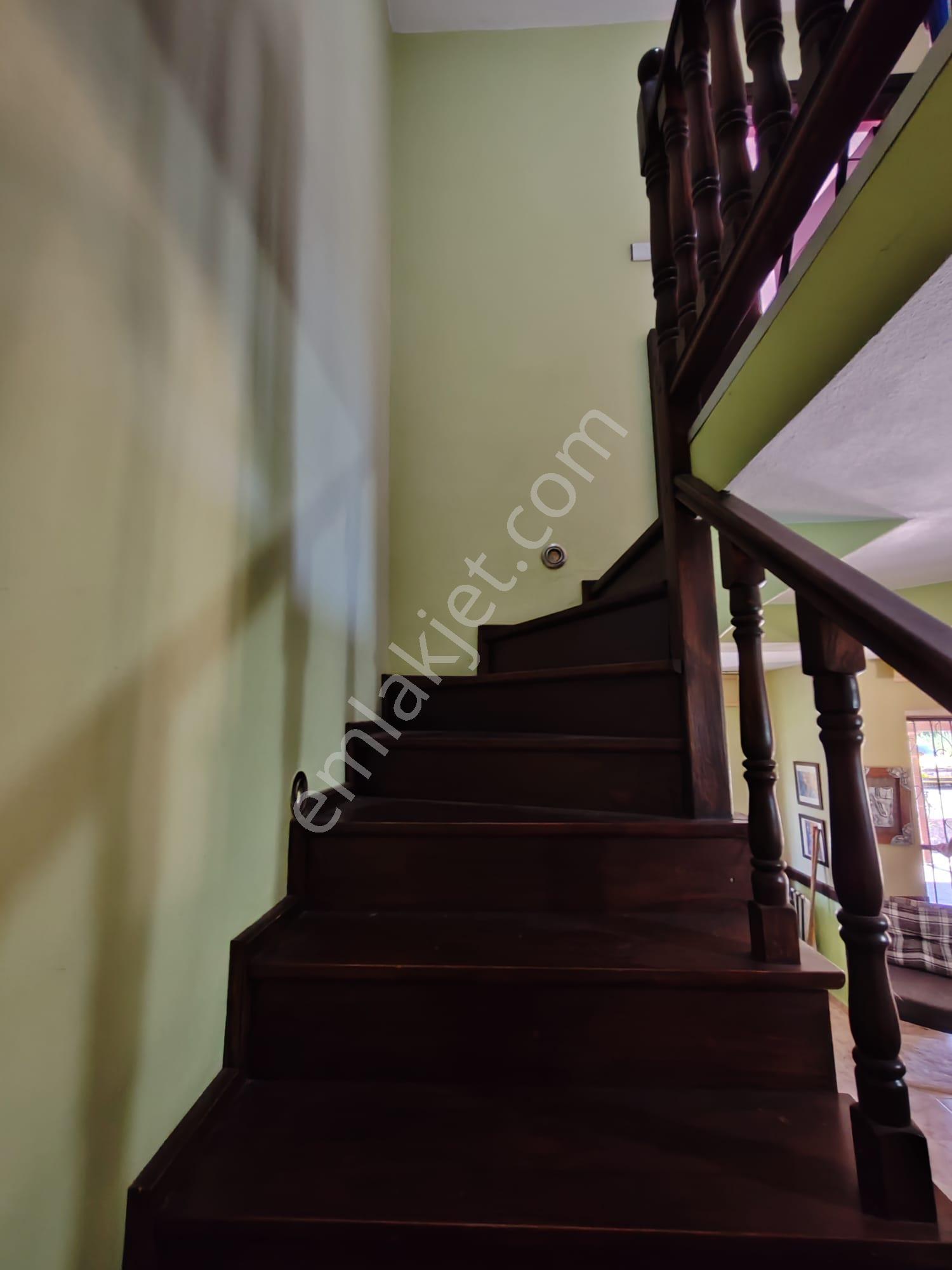 Cunda Adasında Arkadenizde Plaja Yakın Kiralık Eşyalı Villa - Görsel 10
