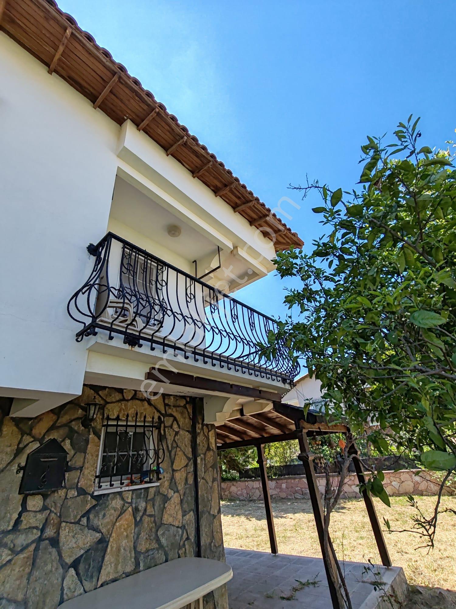 Cunda Adasında Arkadenizde Plaja Yakın Kiralık Eşyalı Villa - Görsel 3
