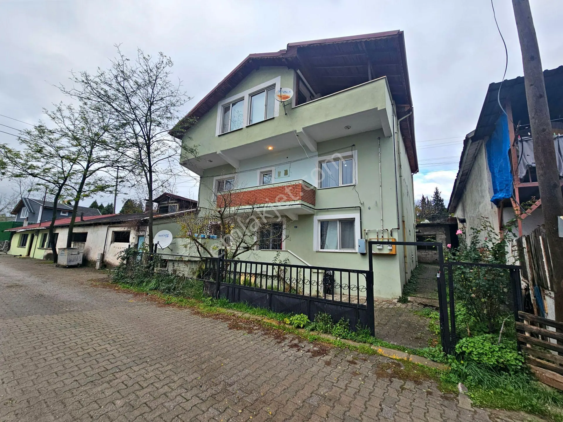 Kartepe-eşme Göl Manzaralı 663 M2 Alan,komple Satılık Çiftlikevi - Görsel 4