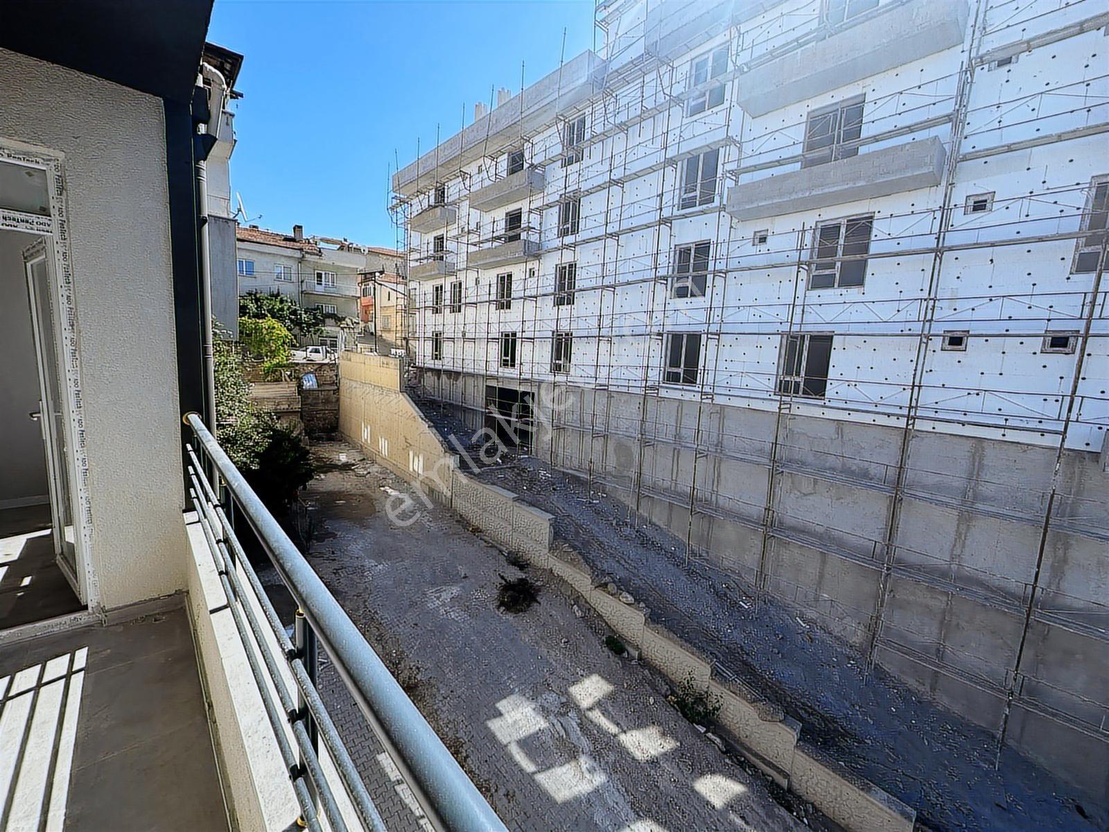 350 Evlerde Merkezi Konumda Kapalı Otoparklı Satılık 1+1 Daire - Görsel 19