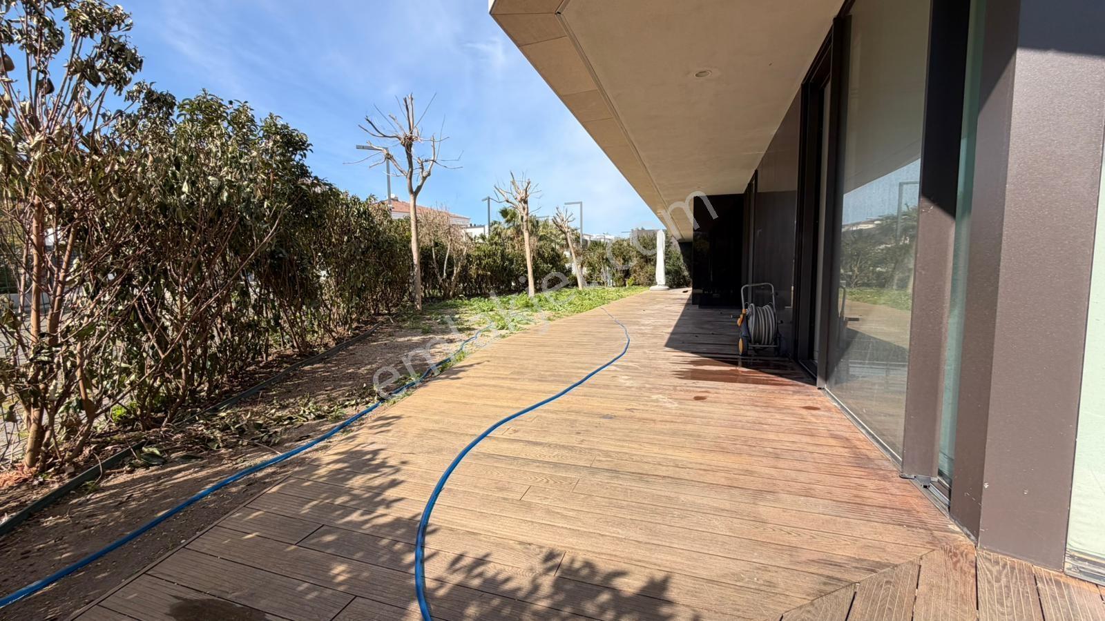 Çeşme Paşa Limanı Denize Sıfır Folkart Blu 290 M2 Bahçeli Daire - Görsel 8