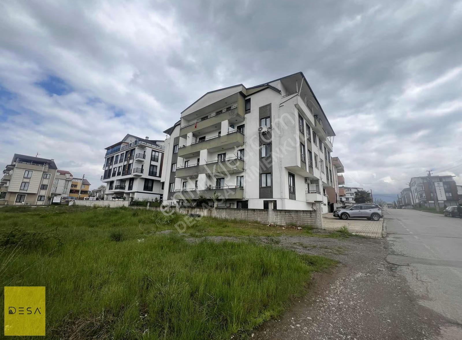 Kartepe F.s.m. Satılık 2+1 Arakat Ayrı Mutfaklı Daire