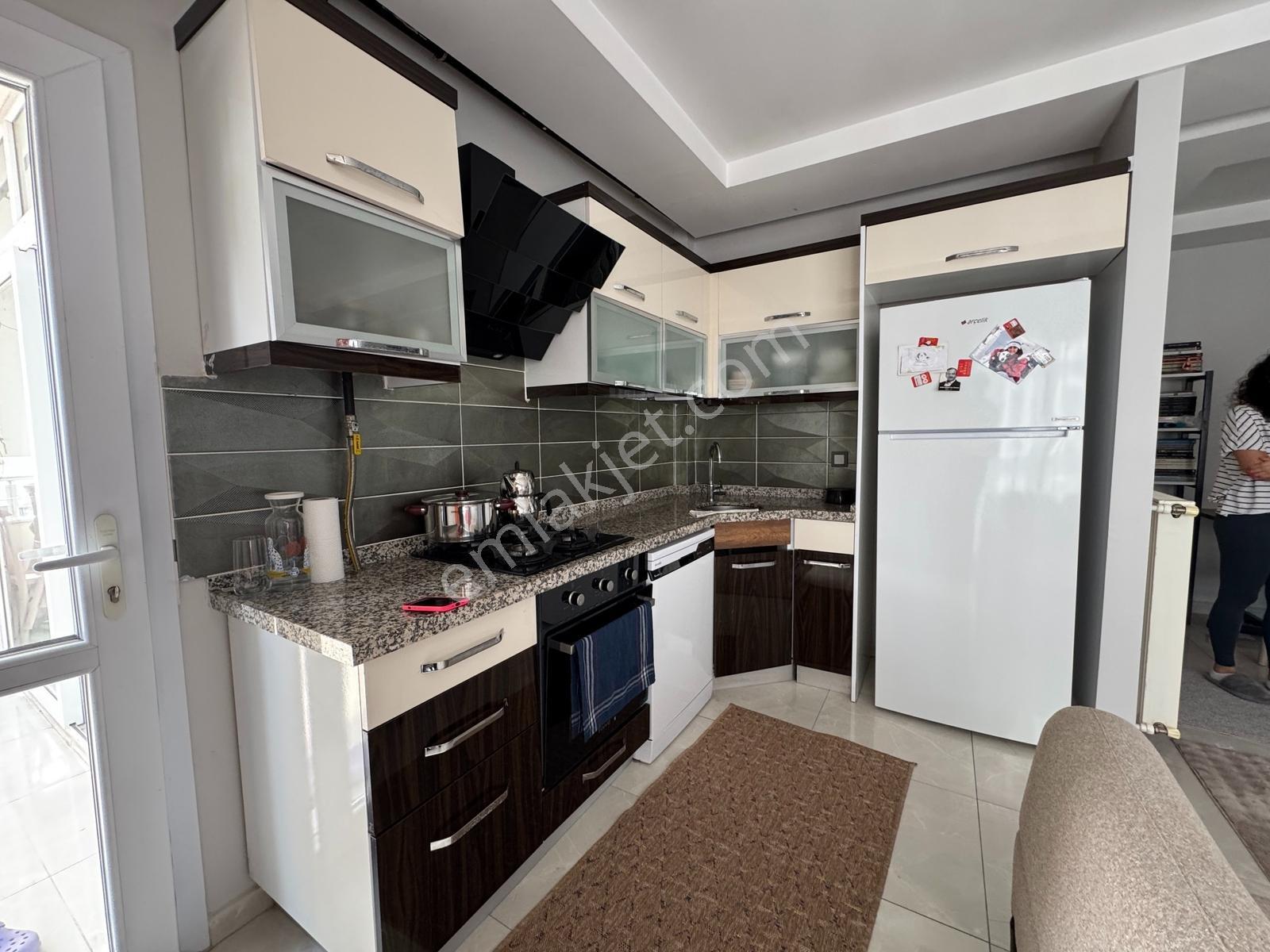 Toros Caddesinde 2+1 80 M2 İskanlı-kat Mülkiyetli Satılık Daire - Görsel 4