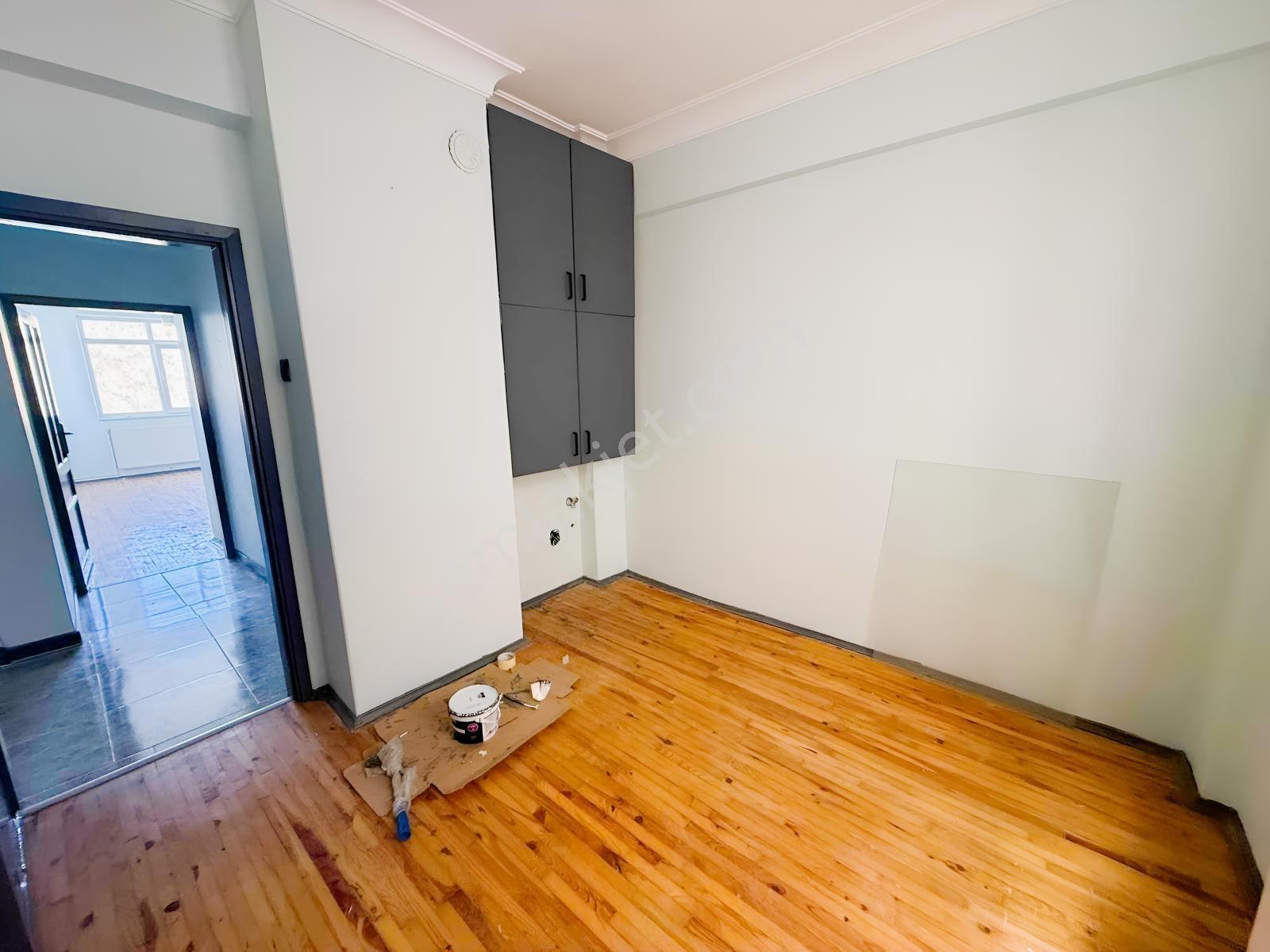 Bulut Emlaktan Merkezi Konumda Kiralık 3+1 Daire - Görsel 13