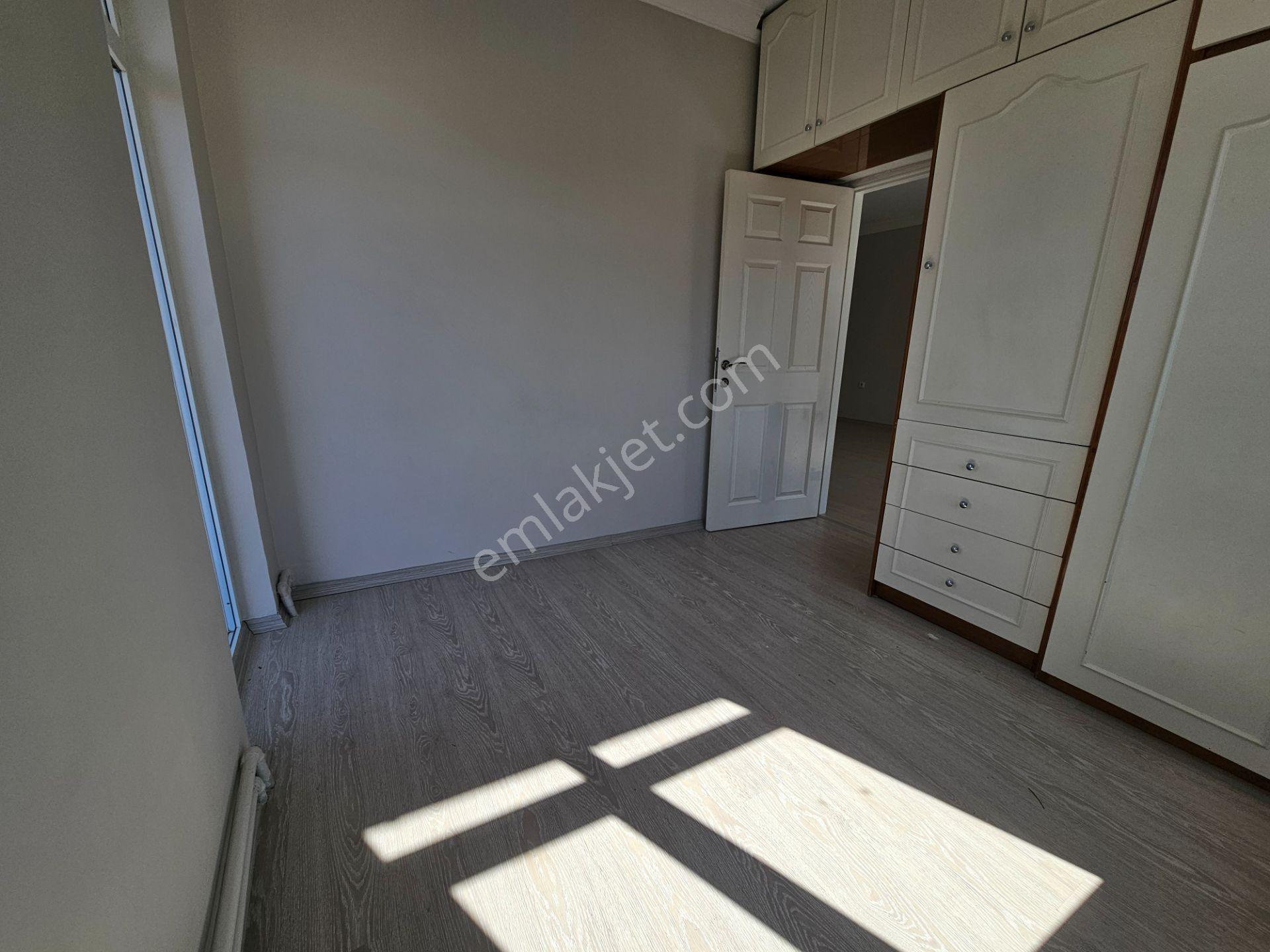 Dutluk Metro’ya, Yakın Masrafsız & Manzaralı 3+1 Kiralık Daire! - Görsel 3