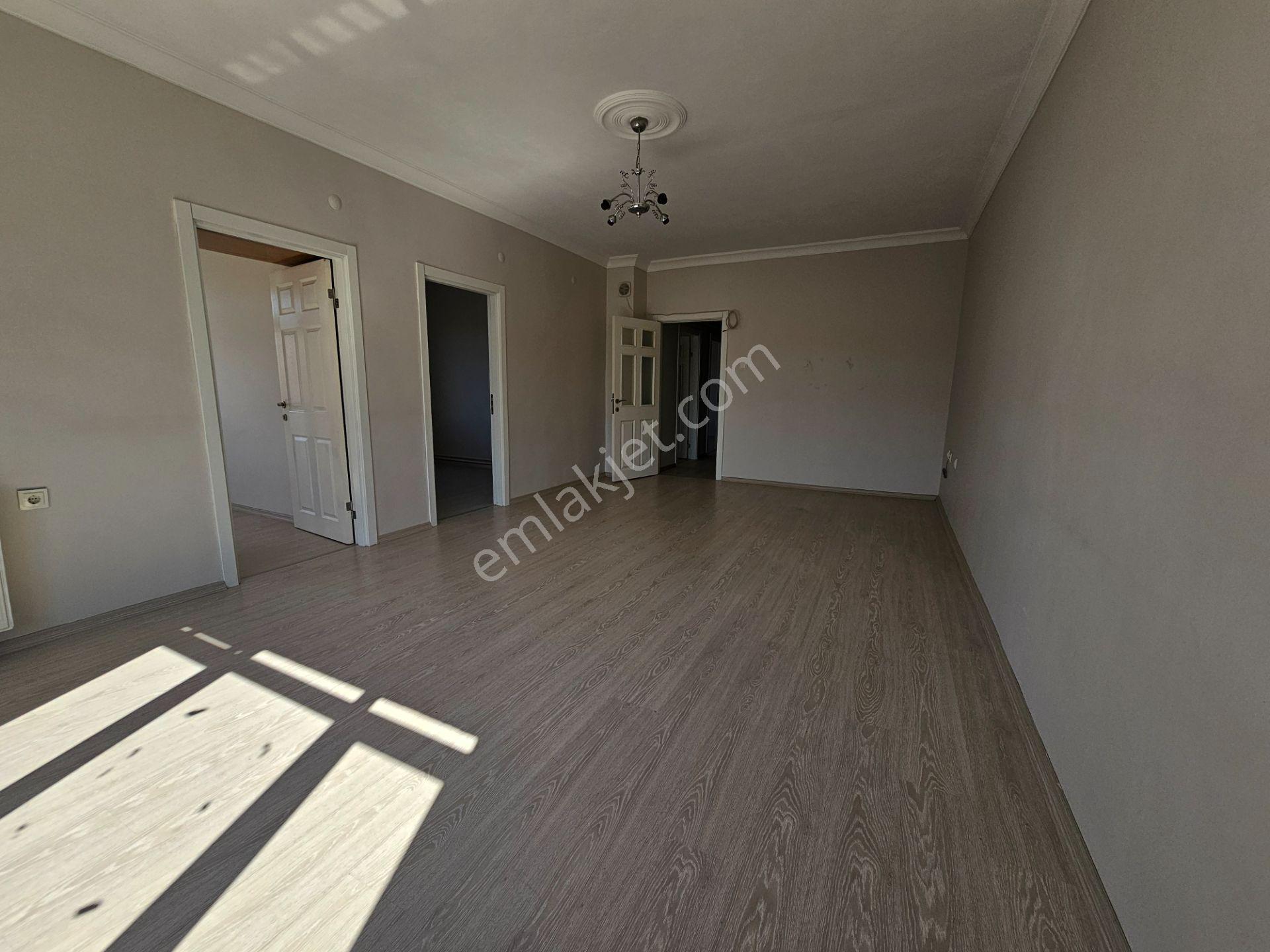 Dutluk Metro’ya, Yakın Masrafsız & Manzaralı 3+1 Kiralık Daire! - Görsel 8