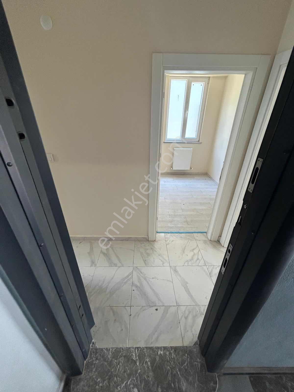 Prestijden Gömeçin Tam Kalbinde İskanlı Ön Cephe 2+1 Daire - Görsel 14