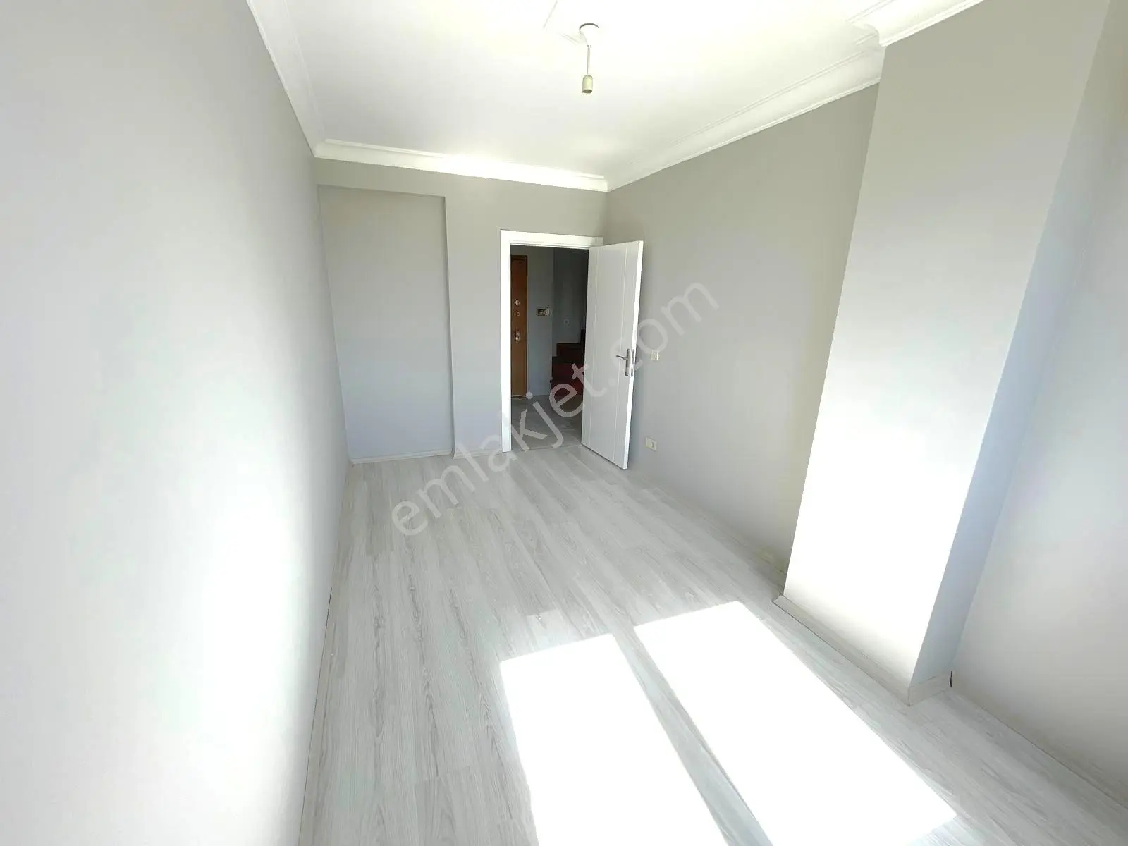 Acill Satılık Çatı Dubleks 3+1 İskanlı 120 M2 Güney Cephe Acilll - Görsel 5