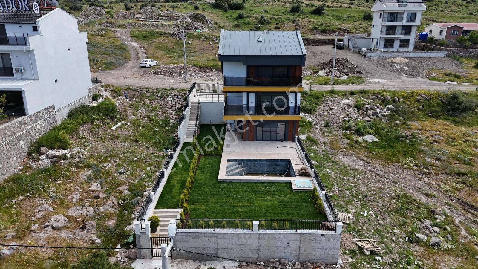 Dikili Bademli Karşı Avluda 4+2 Sıfır Havuzlu Müstakil Villa | - Görsel 35
