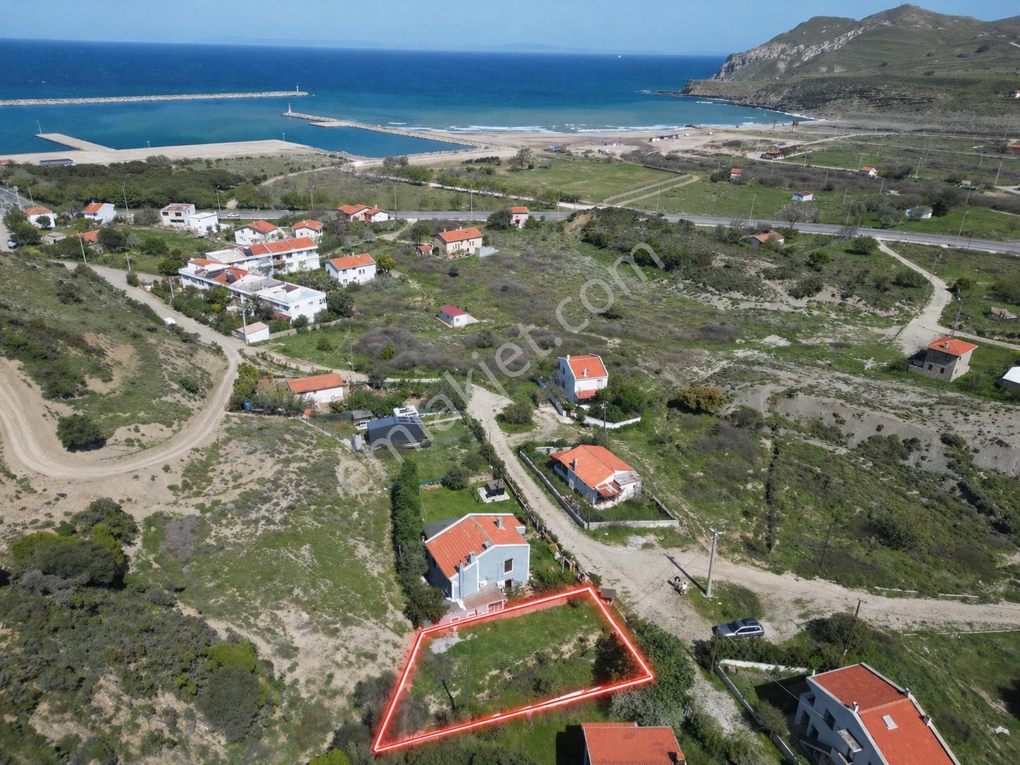 İmroz Emlak'tan Denize 500 Metre Mesafede 263m2 Arsa