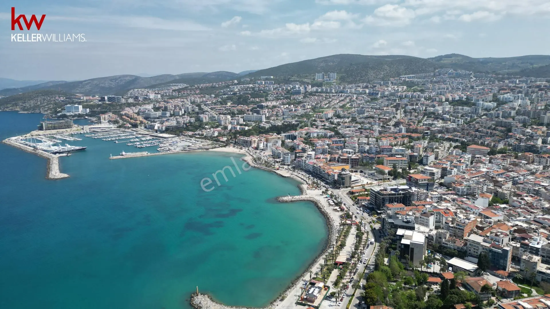 Kuşadası Sahiline 250 Mt Mesafede Manzaralı Çatı Dubleks
