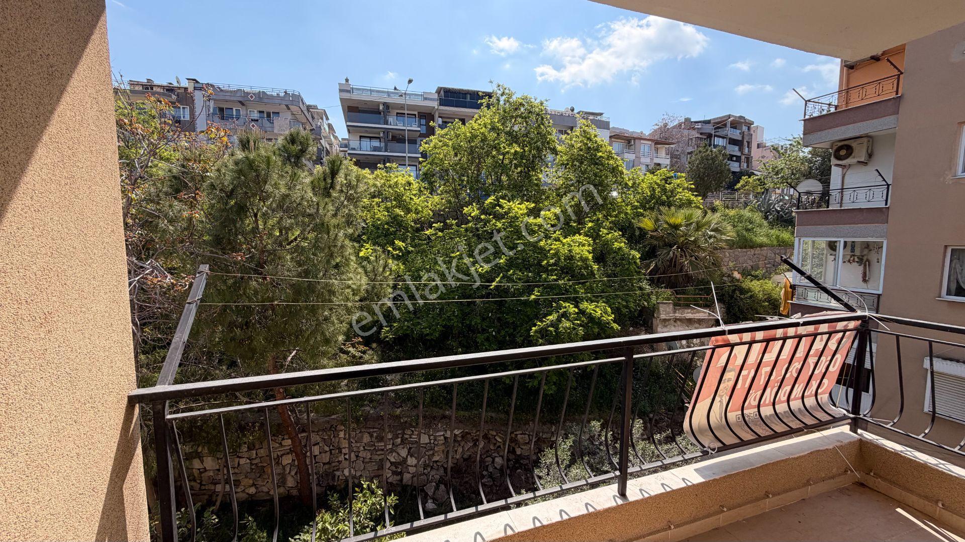 Kuşadası Sahiline 250 Mt Mesafede Manzaralı Çatı Dubleks - Görsel 21