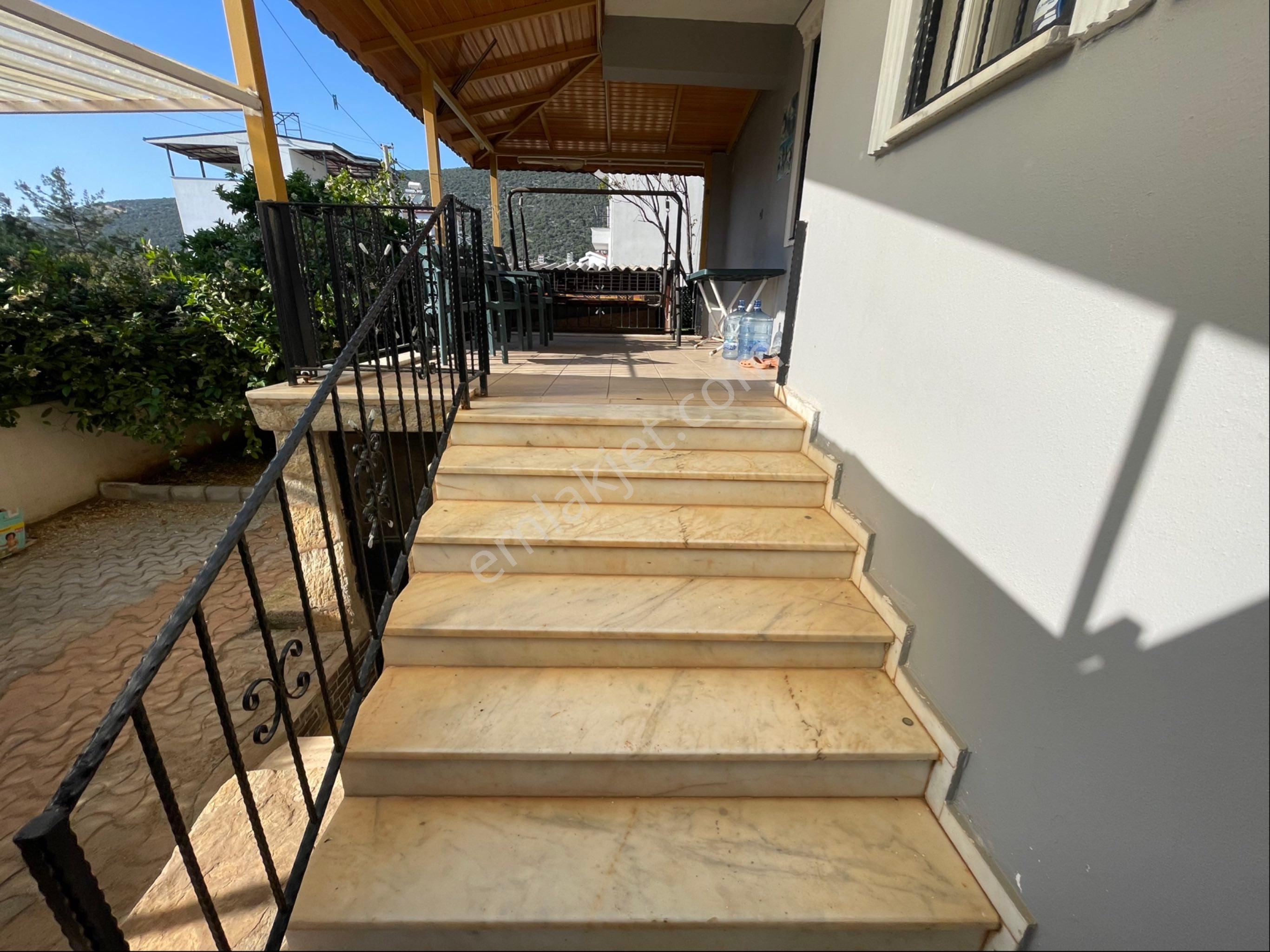 Didim Akbük Hekimler Sitesi’nde 5+1 Tripleks Lüks Villa – Geniş Ailelere Özel Yaşam - Görsel 23