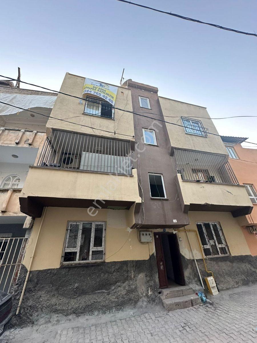 Satılık Üç Katlı Müstakil Ev