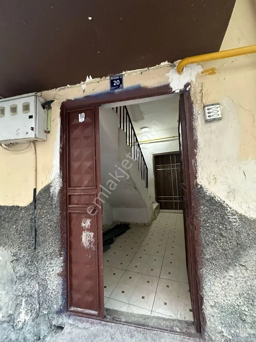 Satılık Üç Katlı Müstakil Ev - Görsel 2