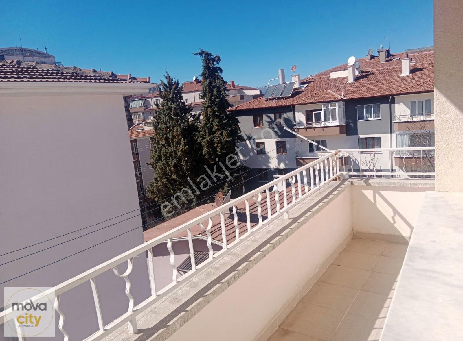 Bahçelievler İlk Öğretim Okulu Yanı Kiralık 3+1 Bakımlı Daire - Görsel 10