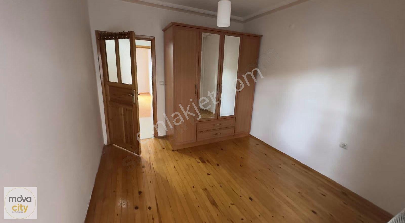 Bahçelievler Şenyurt Caddesi Üzeri Kiralık 3+1 Ara Kat Daire - Görsel 3