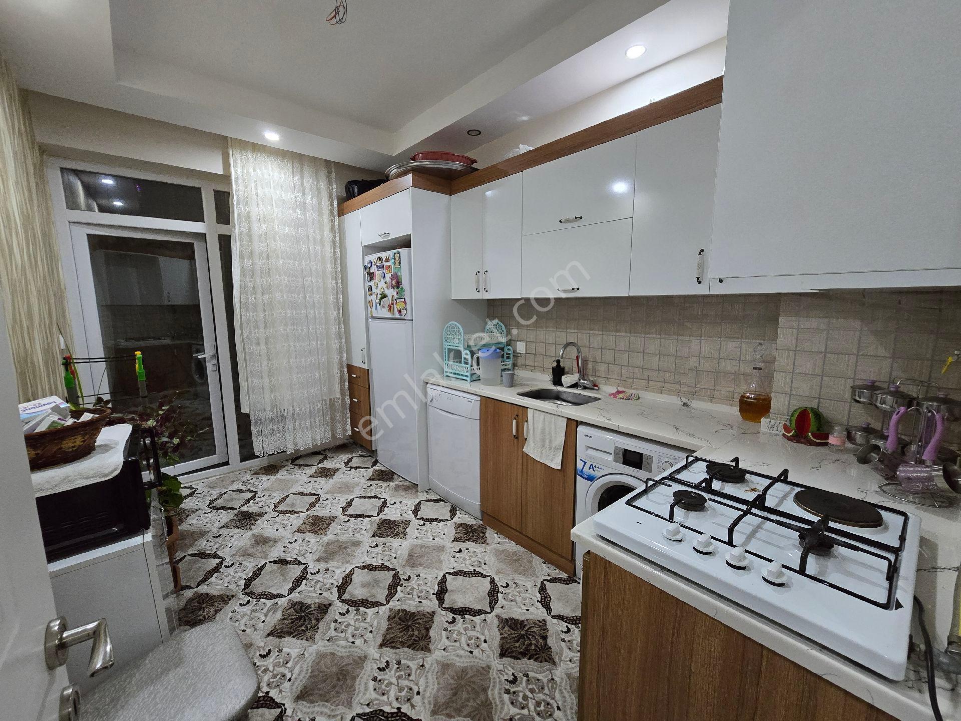 Cadde Seyrandan Satılık 2+1 110m2 İskanlı 4.kat 2 Yaşında - Görsel 4