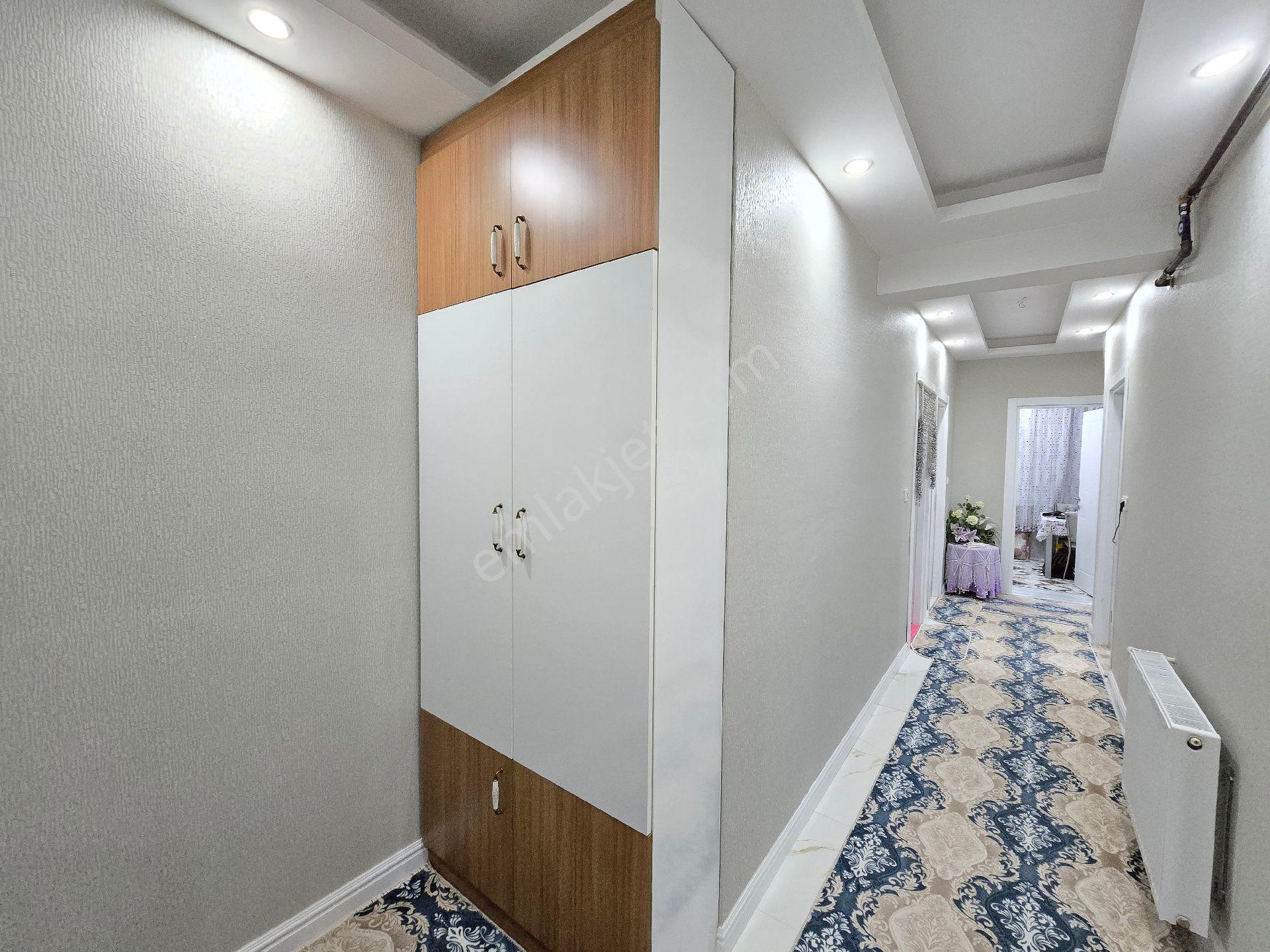 Cadde Seyrandan Satılık 2+1 110m2 İskanlı 4.kat 2 Yaşında - Görsel 3
