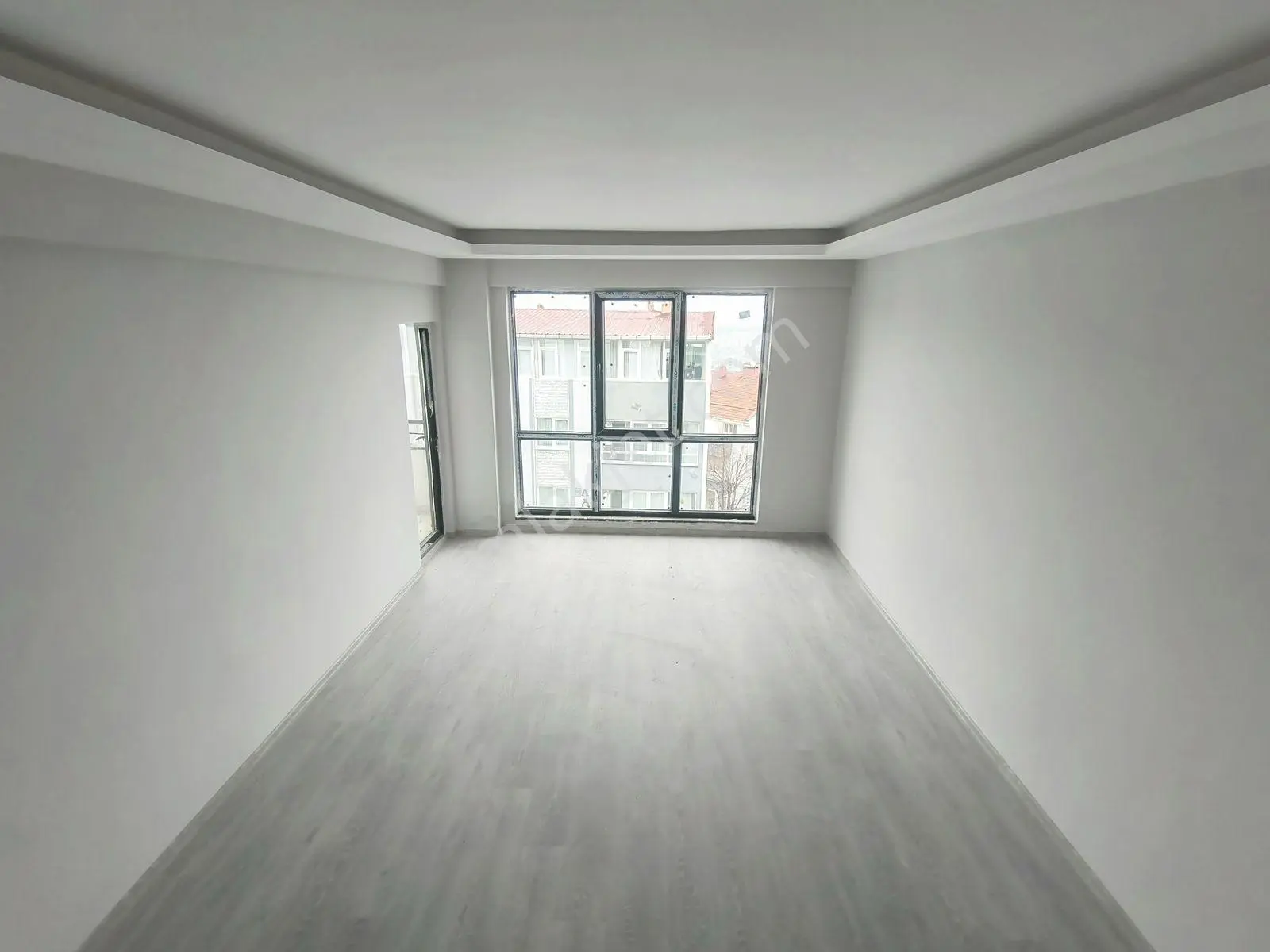 Cengiz Topel Caddesi Üzerinde Deniz Manzaralı Satılık 3+1 Daire