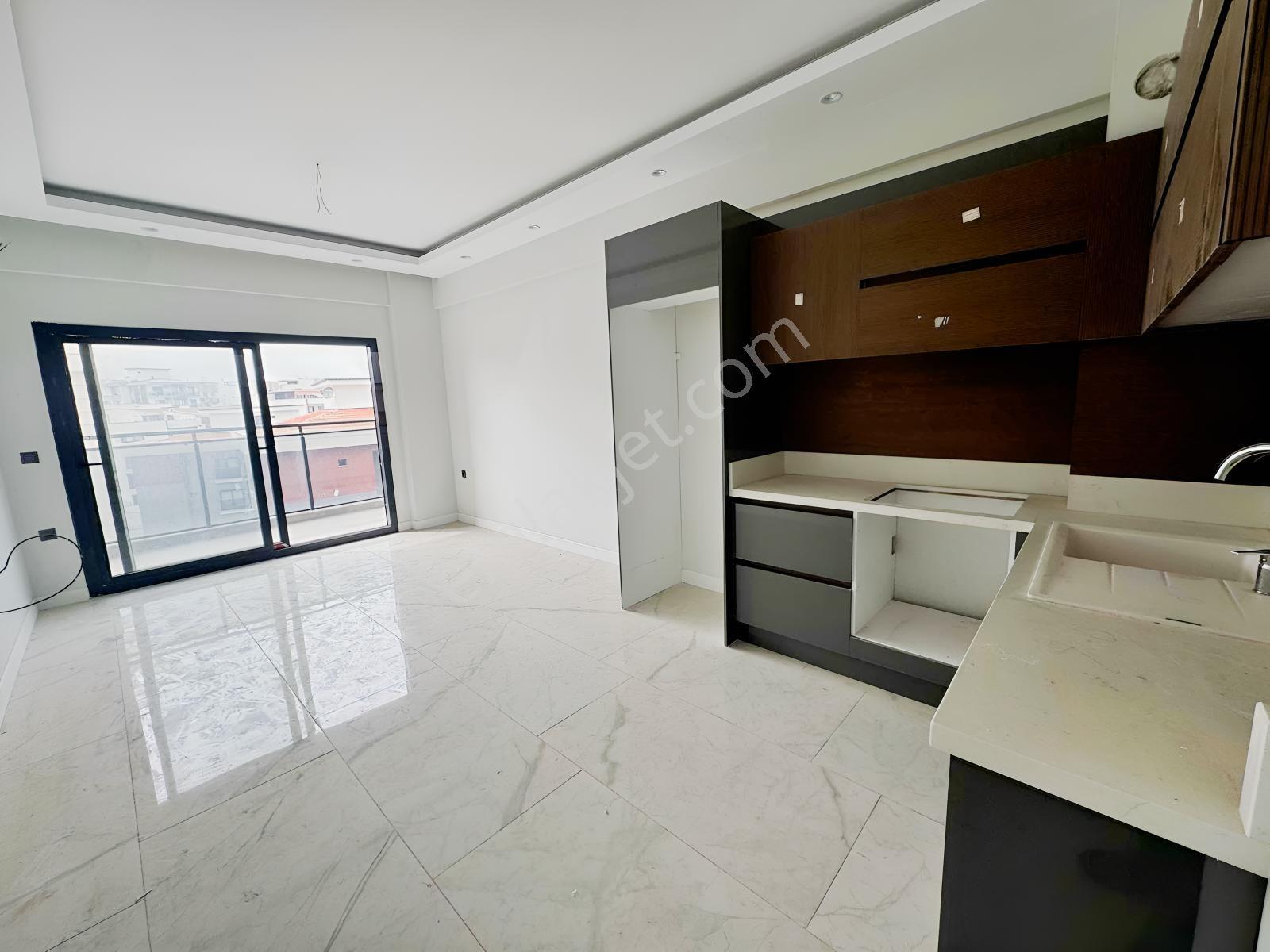 Kuşadası Nesa İn Life Sitesinde Sıfır 1+1 Yerden Isıtma Daire - Görsel 16