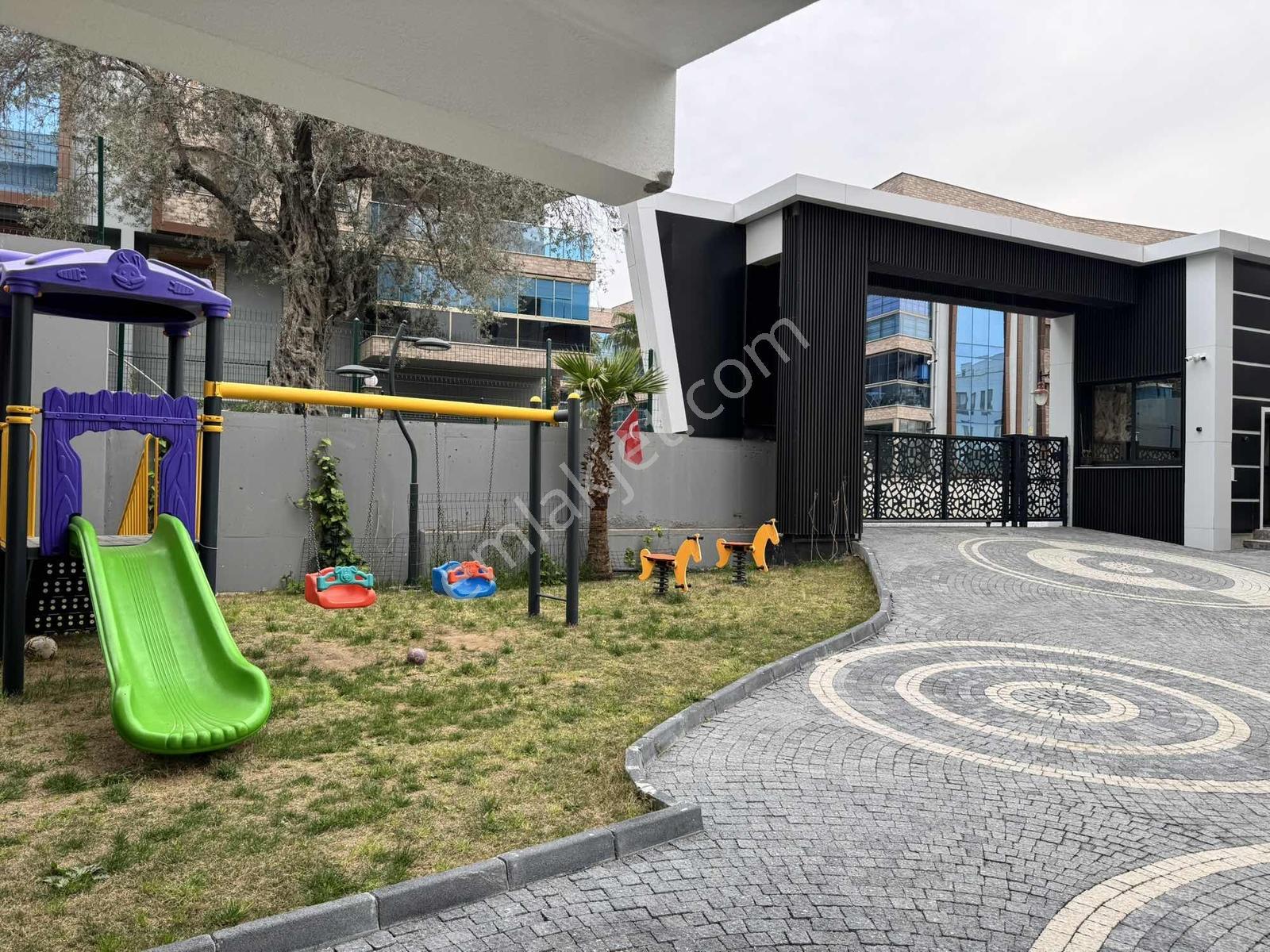 Kuşadası Nesa İn Life Sitesinde Sıfır 1+1 Yerden Isıtma Daire - Görsel 4