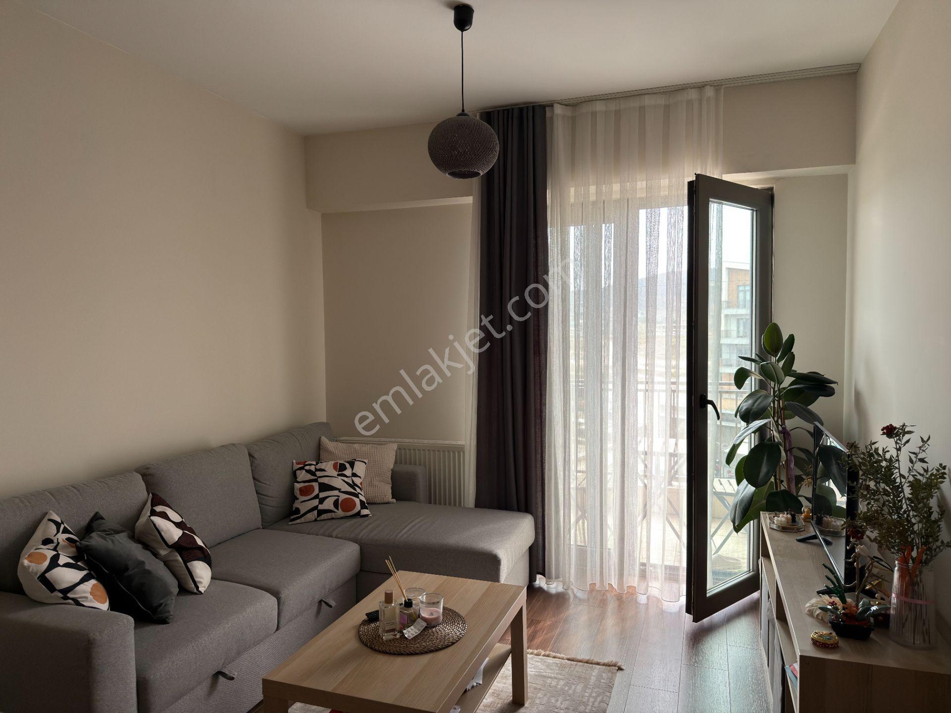 Nef Çamlıtepe Çarşı Bloğunda 4.kat 68m2 Balkonlu Kiralık 1+1 - Görsel 4
