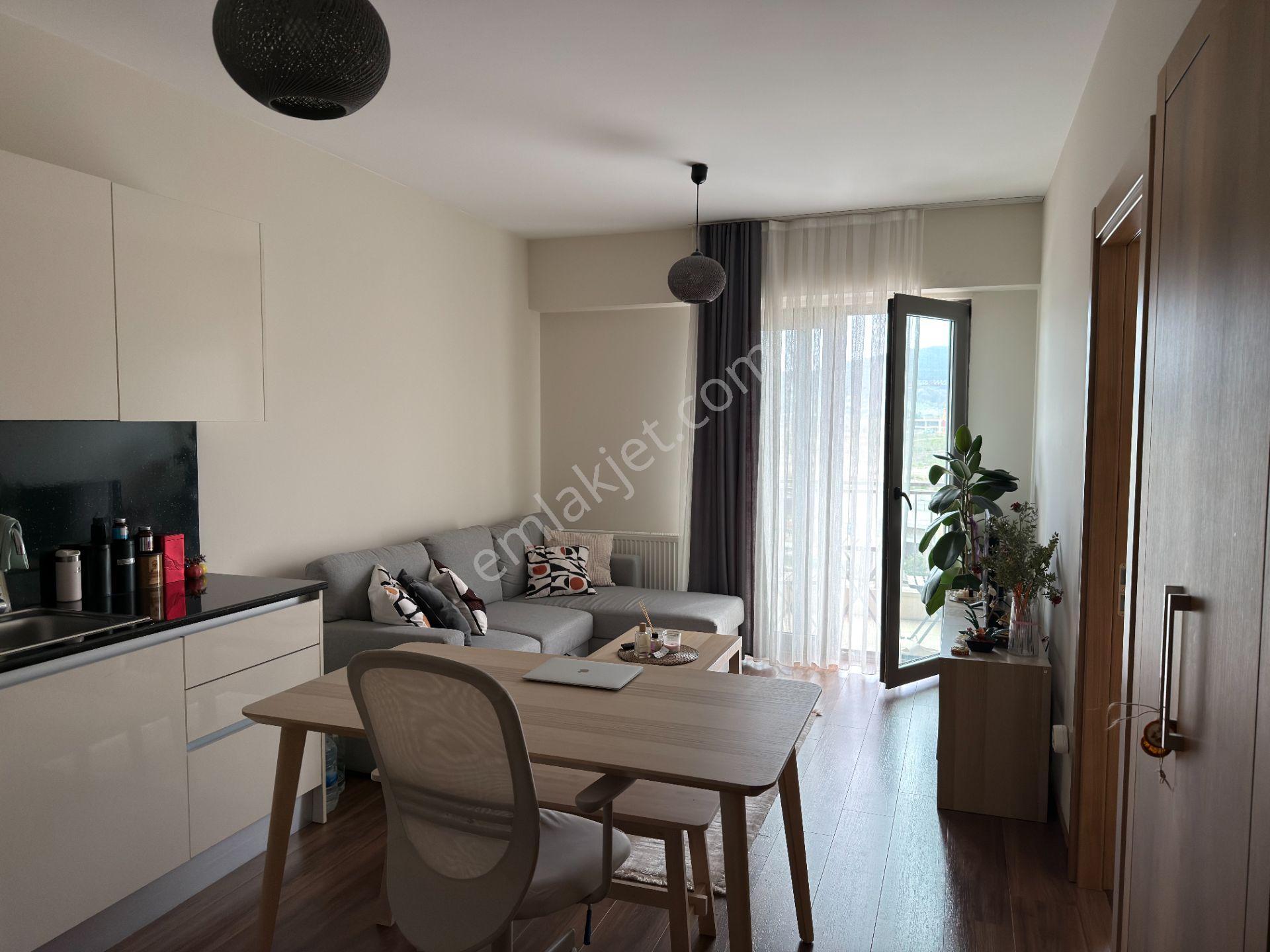 Çekmeköy Nef Çamlıtepe'de Ankastreli Ara Kat 68m2 Kiralık 1+1 - Görsel 2
