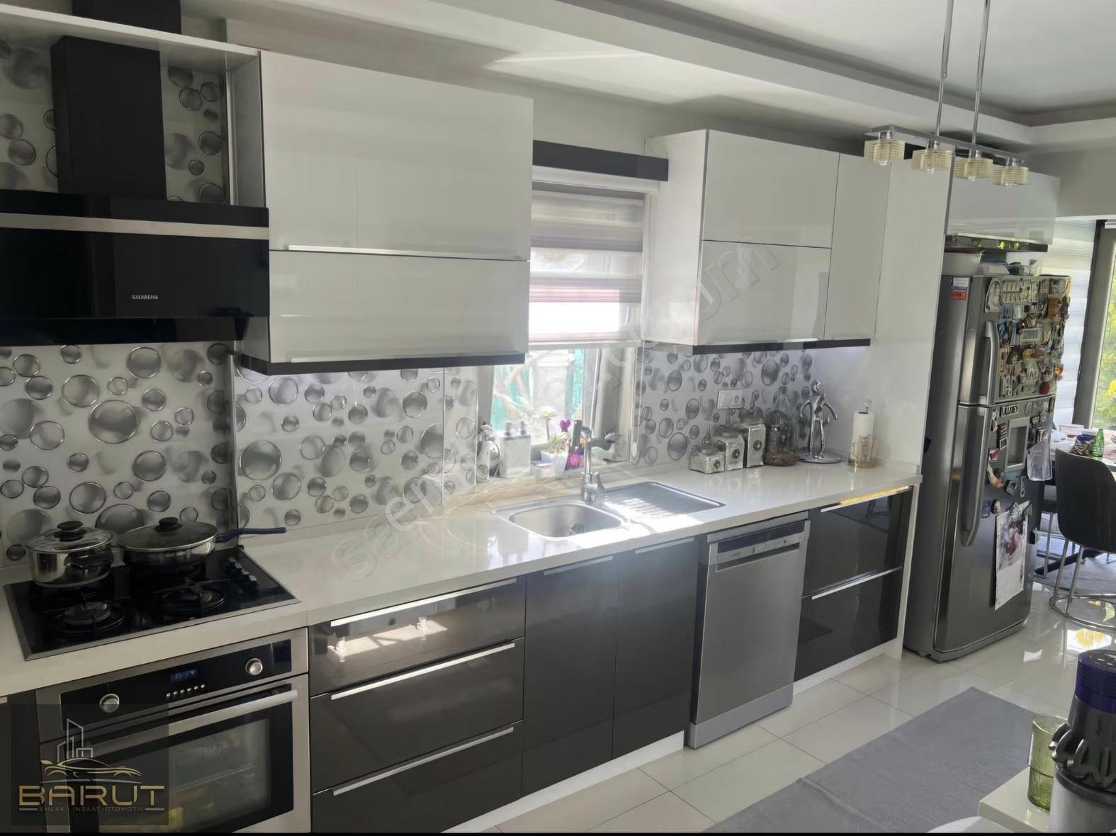Düğerek'te Lokasyon Avantajıyla Havuzlu Prestij Villa - Görsel 3