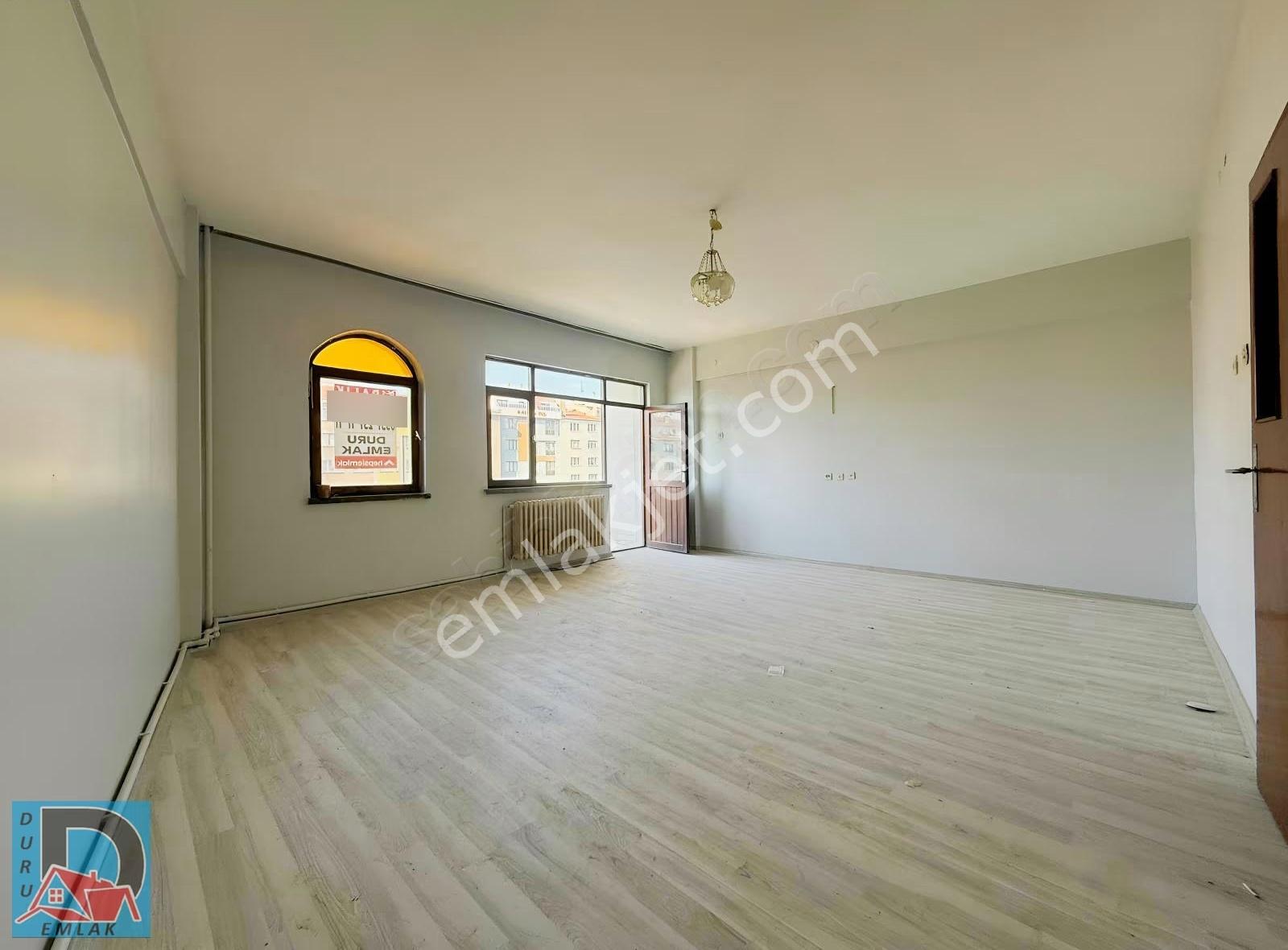 Duru Dan Atatürk Caddesi Üzerinde Kiralık 3+1 - Görsel 21