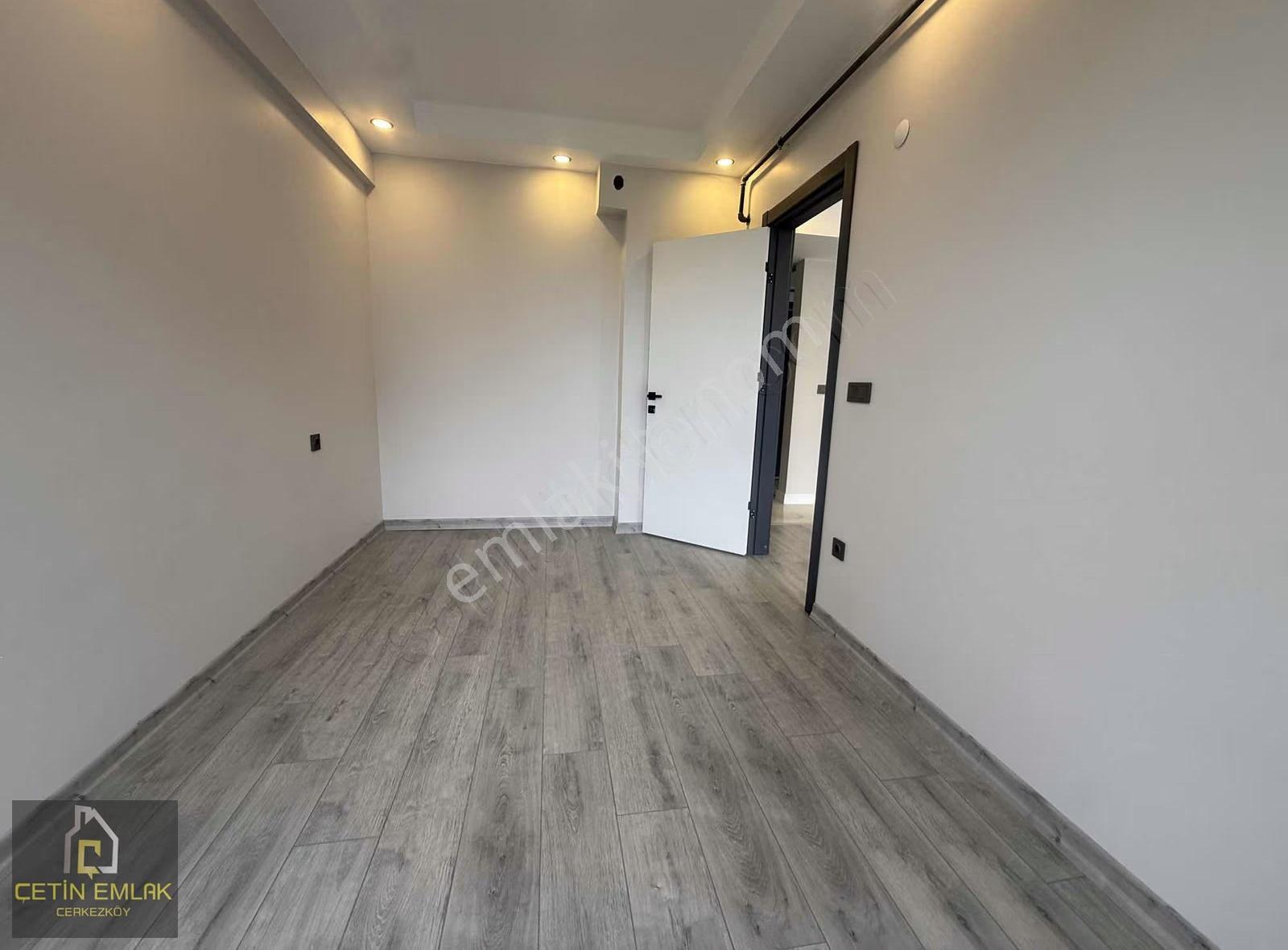 Çetin'den Tepe Site İçi Full+full Havuzlu Sitede Kiralık 1+1 - Görsel 10