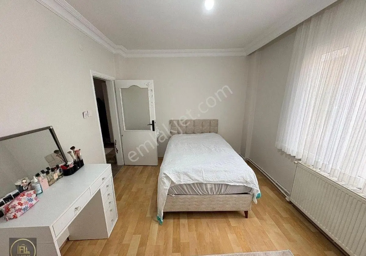 F-l Den Esatpaşa Merkezde Arakat 130 M2 Hemen Teslim Geniş Ferah Bakımlı Daire - Görsel 4