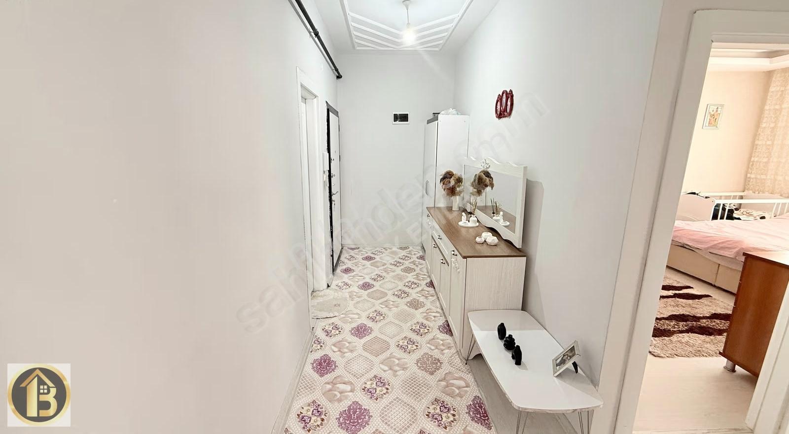 Merkezde Satılık Kiracılı 2+1 Lüks Daire İsbay Emlak'ta - Görsel 2