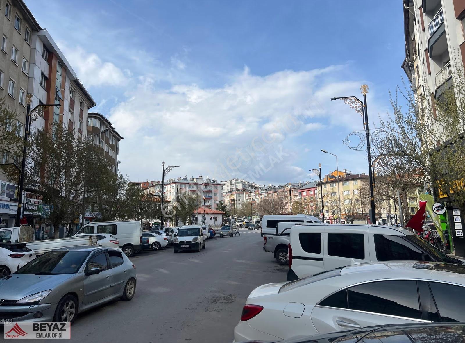 Beyaz Emlak'tan Celal Bayar Cd. Üzeri Bakımlı 3+1 Satılık Daire - Görsel 2