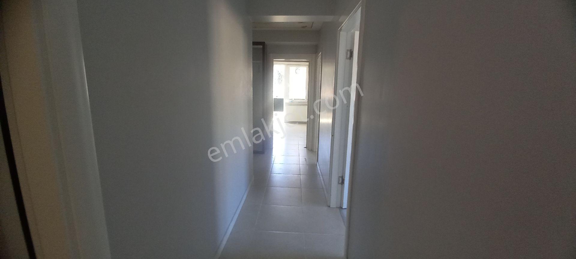 Afyon Emlak Ofisinden Kiralık 3+1 Daire - Görsel 8