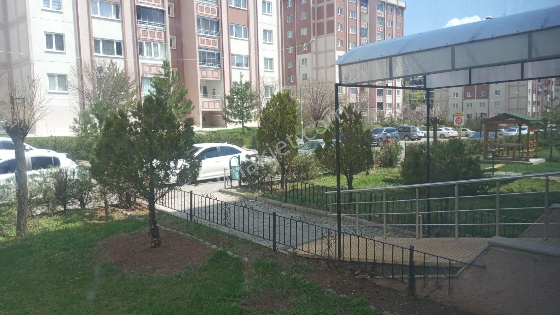 Damla Emlaktan İşhan Tokide Kiralık 3+1 Daire - Görsel 13