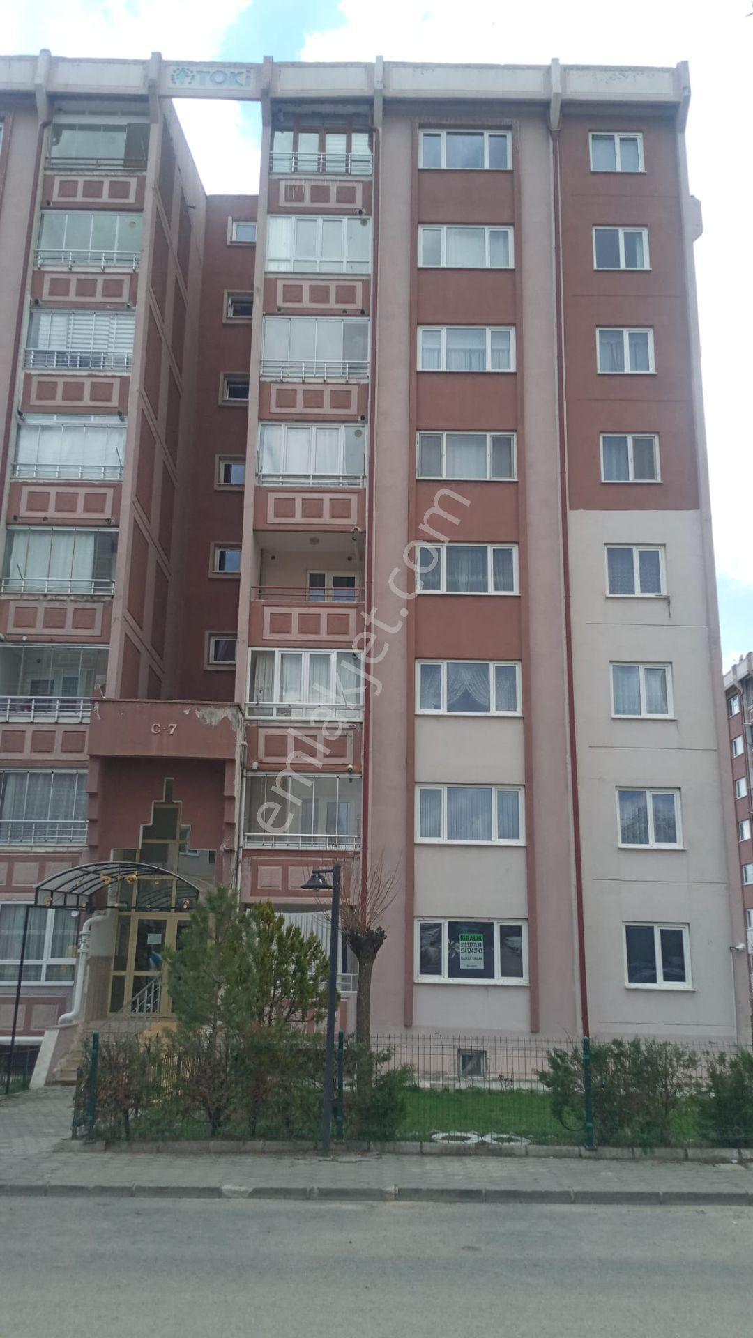 Damla Emlaktan İşhan Tokide Kiralık 3+1 Daire