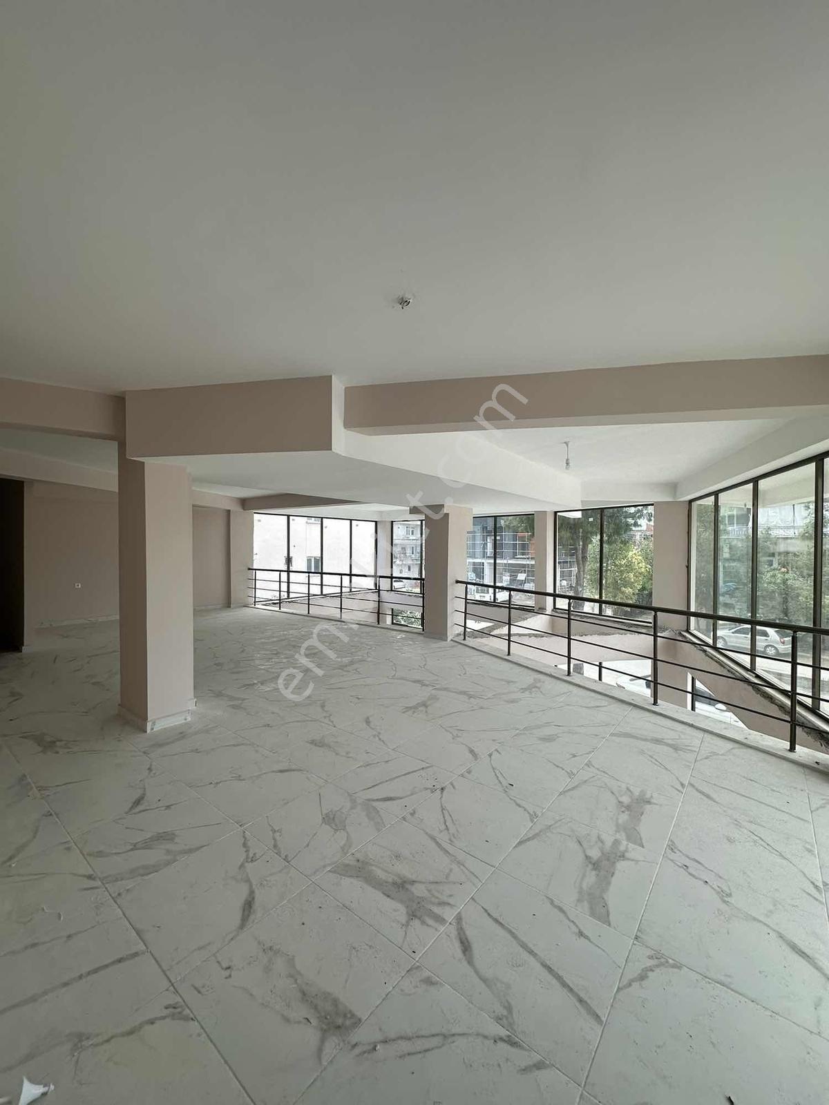 İşlek Cadde Üzeri 3 Katlı 450 M2 Satılık Ticari Mülk - Görsel 2