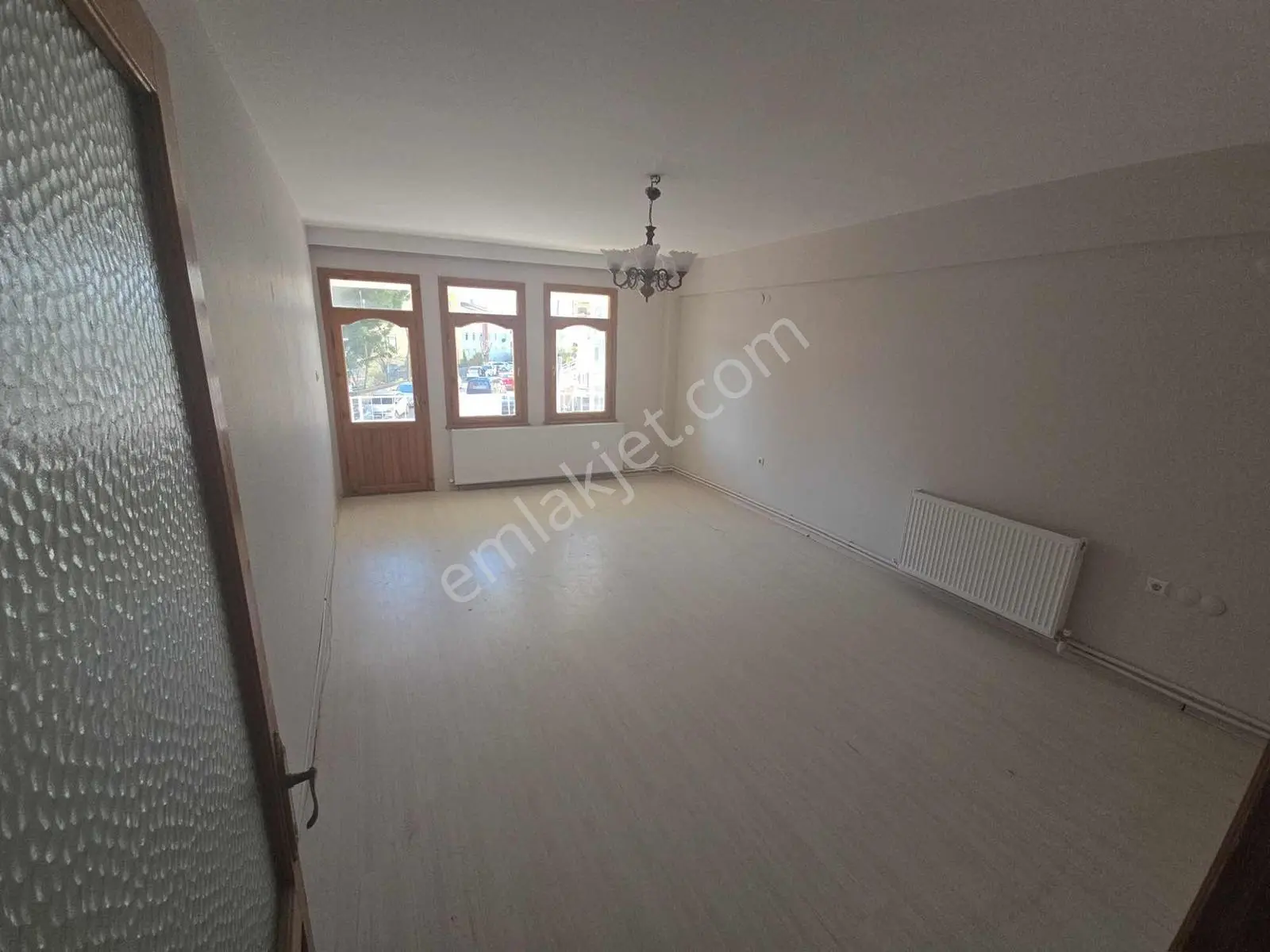 Remax Anka' Dan Çarşıda Deniz Ve Şehir Manzaralı 2+1 Daire - Görsel 3