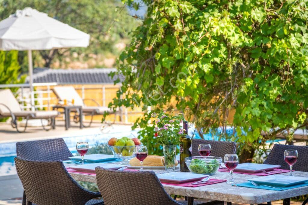 Kalkan - İslamlar Köyünde Doğa Ve Deniz Manzaralı Modern Villa - Görsel 4