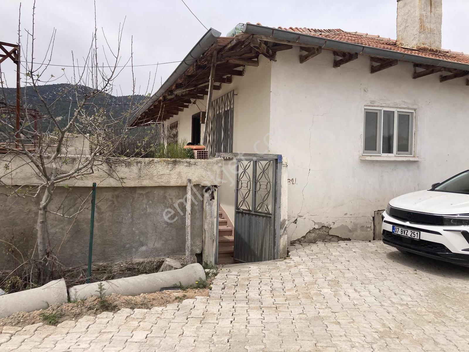 Korkuteli Sülekler Merkezde İçerisinde Evi Olan Bahçe ! - Görsel 14