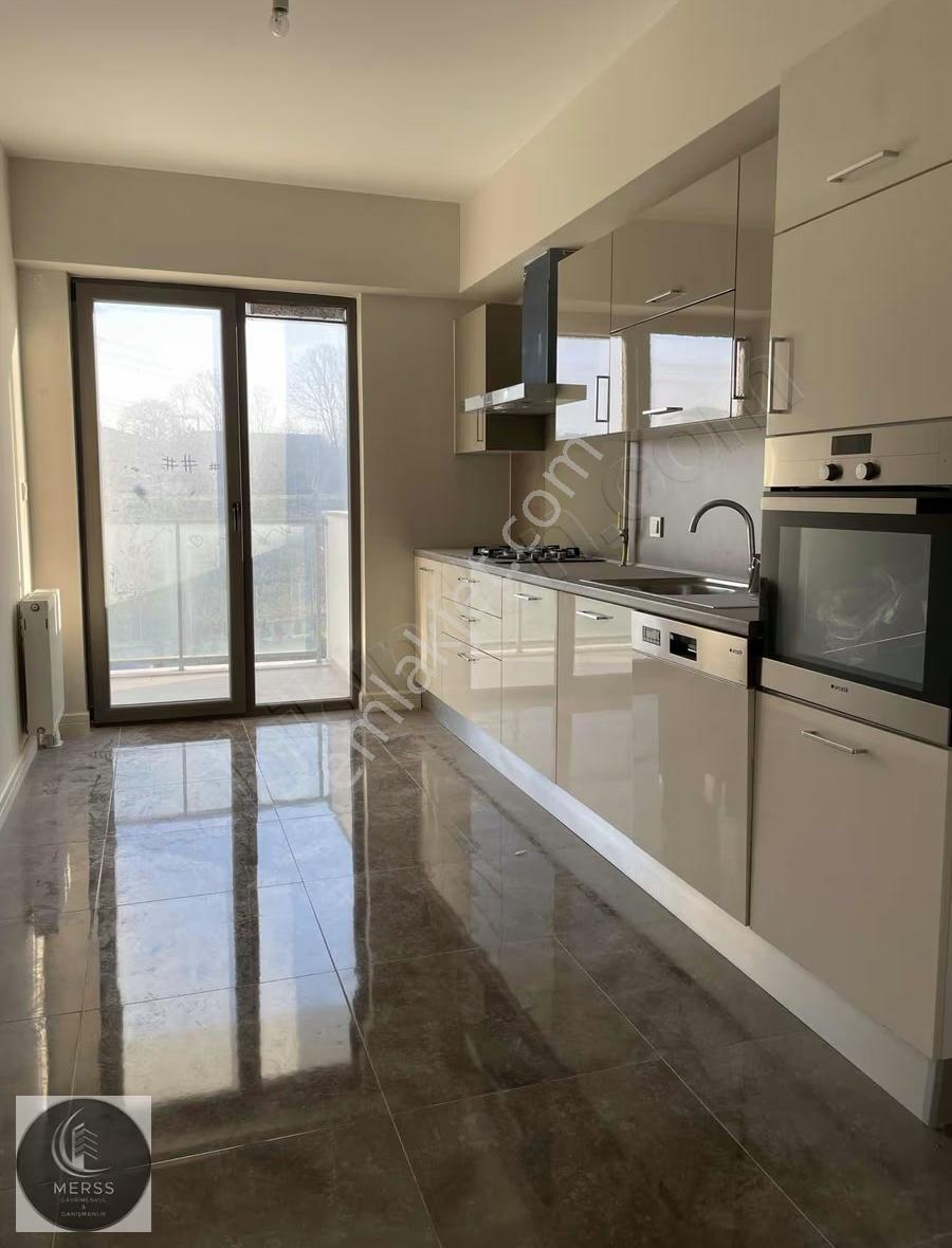 Sultanbeyli Suryapı İlkbahar 2 De Arakat 150 M2 3+1 Daire