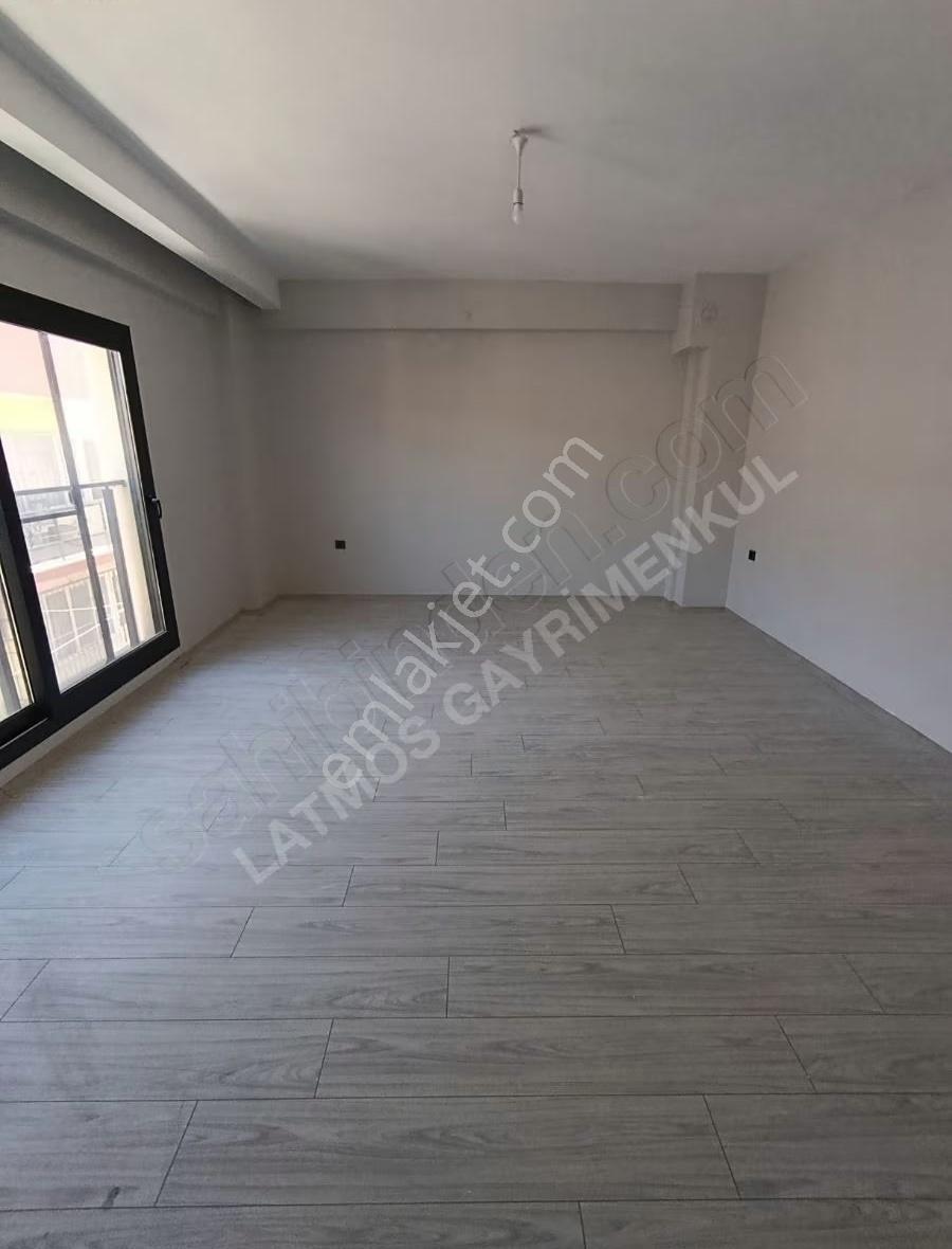 Cumhuriyet Mahallesinde Kiralık 3+1 Geniş Ve Modern Daire - Görsel 3
