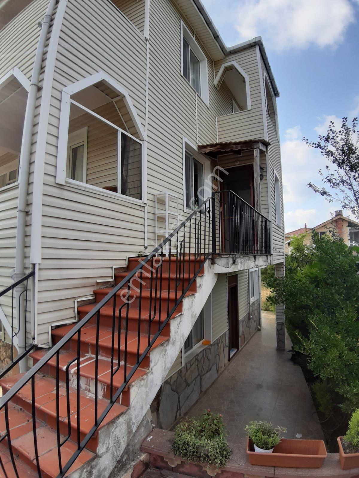 Şile Alacalı'da Merkezi Lokasyonunda 3 Katlı Yazlık Villa - Görsel 20