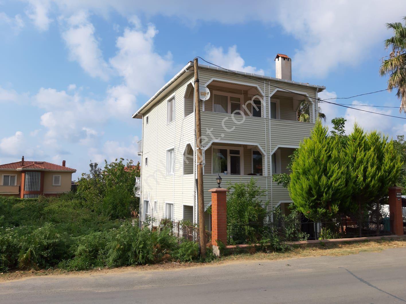 Şile Alacalı'da Merkezi Lokasyonunda 3 Katlı Yazlık Villa - Görsel 8