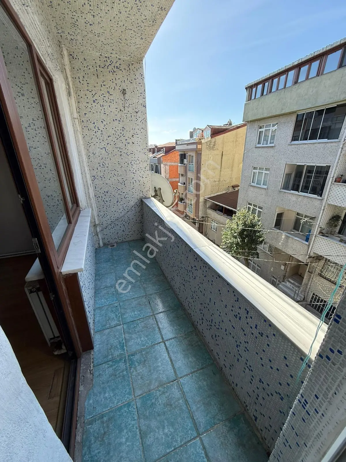 Acil Satılık! Şemsipaşa Mah. 13. Sokakta 120 M² Net 3+1 Daire | - Görsel 2