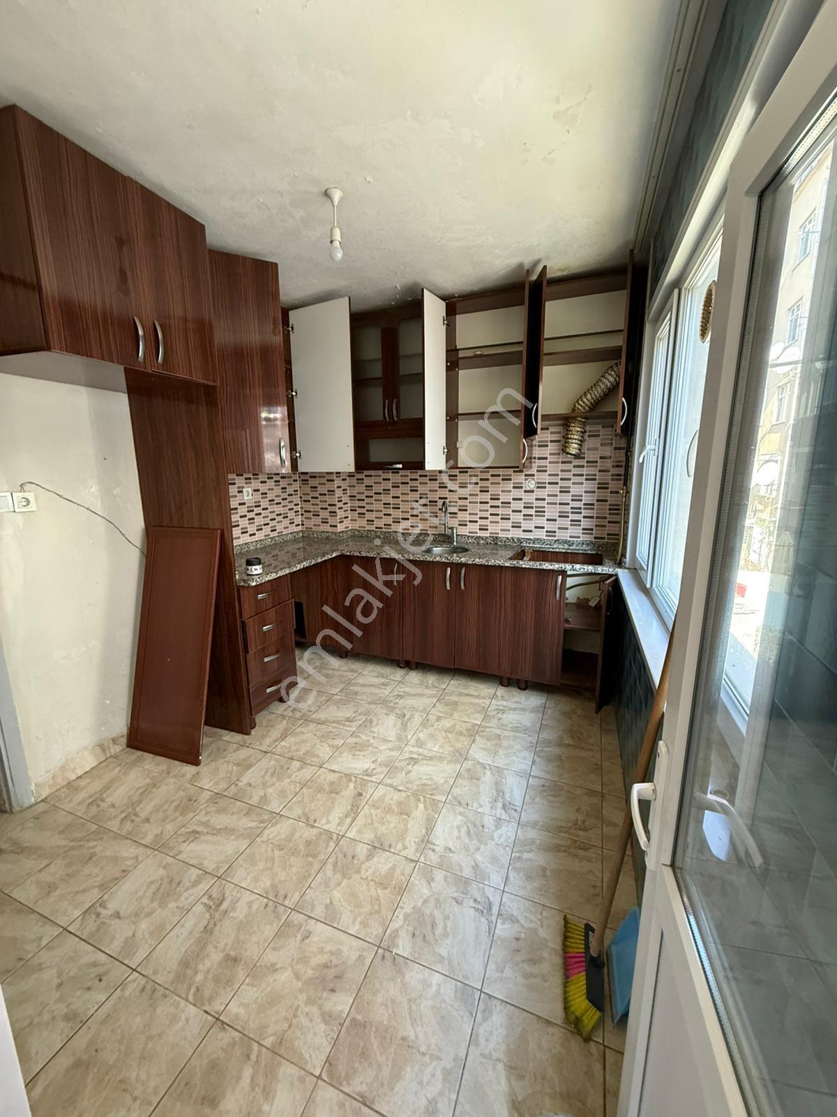 Acil Satılık! Şemsipaşa Mah. 13. Sokakta 120 M² Net 3+1 Daire | - Görsel 13