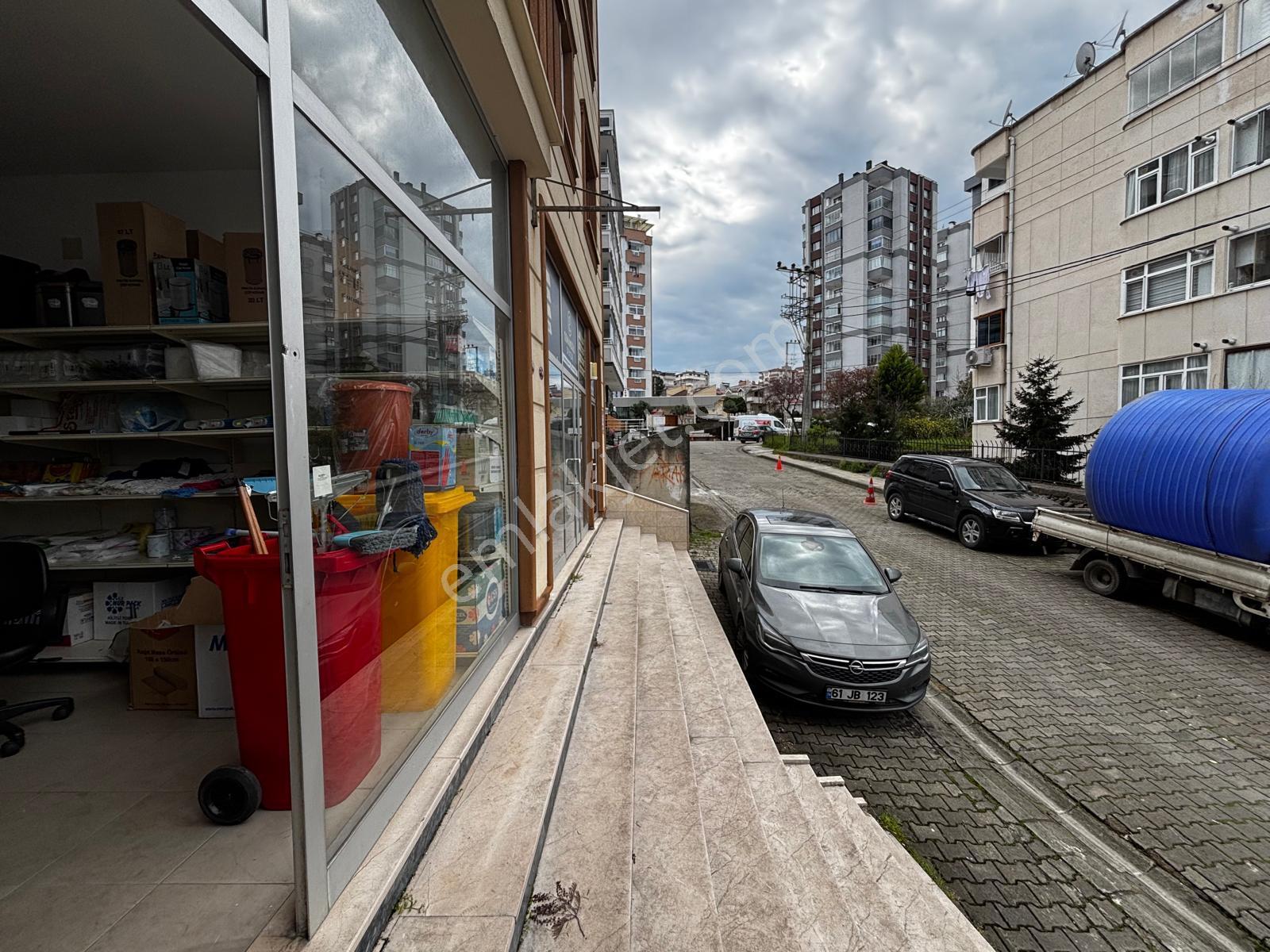 Deha Emlaktan Söğütlüde Kiralık Dükkan - Görsel 3